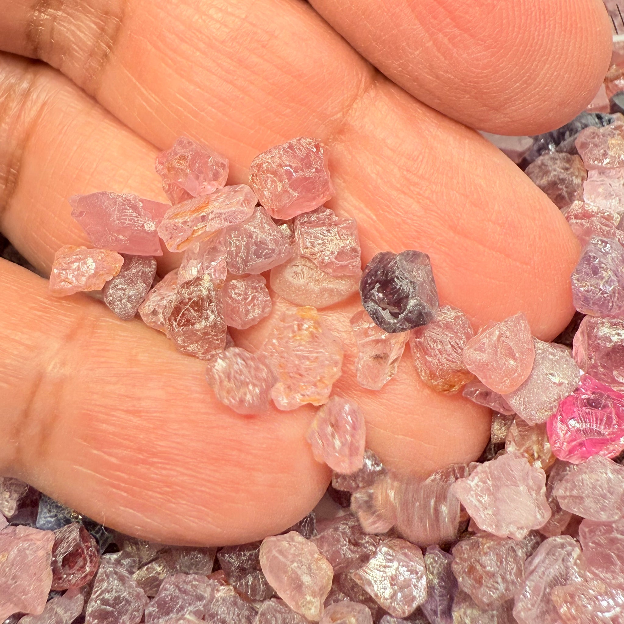 Mahenge Spinel Lot, 377.20gm / 1885ct, Mahenge, Tanzania, Untreated Unheated, melee sizes, 1.40ct average, at US$2 per gm that’s only US$0.40ct wholesale lot