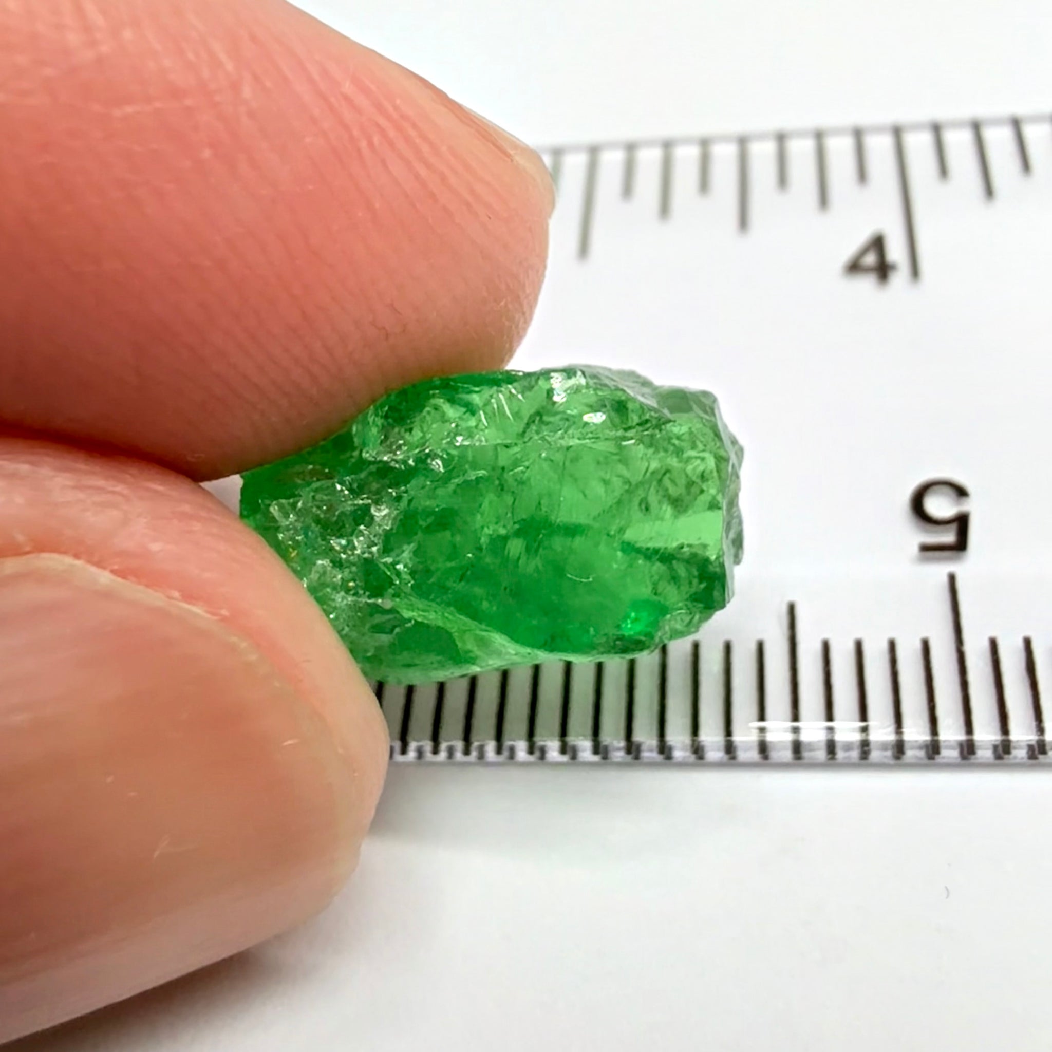Tsavorite Garnet, 8.52ct, Tanzania, Untreated Unheated. Cracks, spots and veils inside but great for setting as is in jewellery