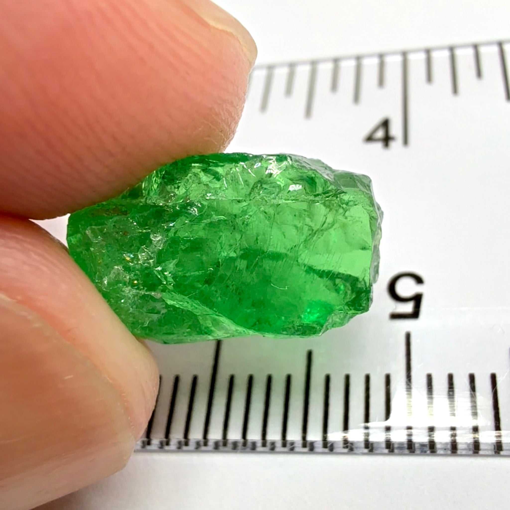 Tsavorite Garnet, 8.52ct, Tanzania, Untreated Unheated. Cracks, spots and veils inside but great for setting as is in jewellery