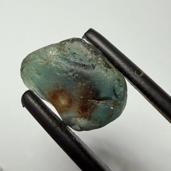 Umba Sapphire, 6.91ct, Umba Valley, Tanzania, Untreated Unheated. Slight inclusions at one end, rest vvs, flat shape and very dark