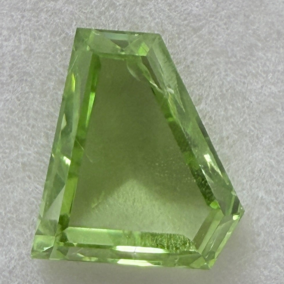 Tsavorite Garnet, 2.35ct, Tanzania. Untreated Unheated. Precision Tablet Cut.