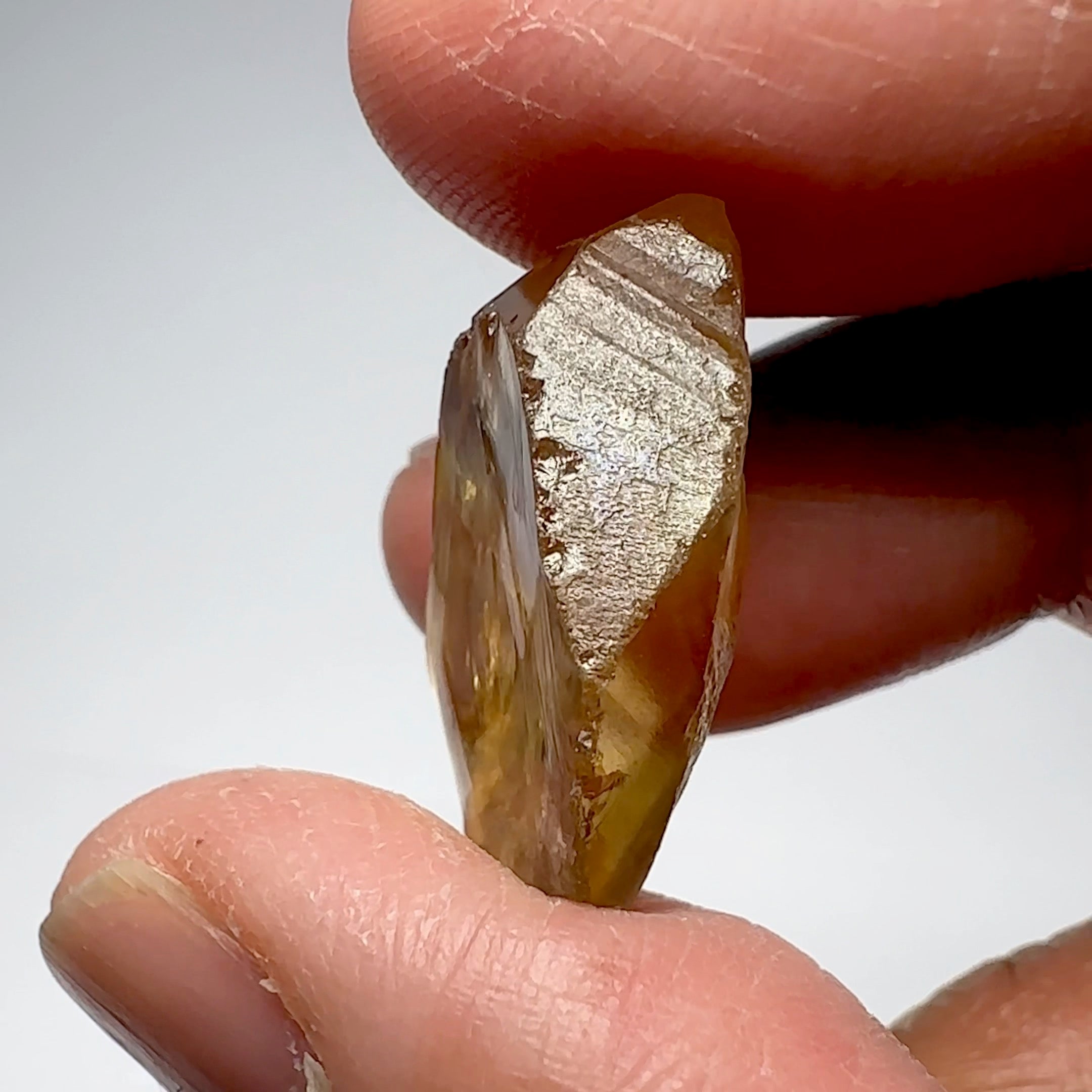 23.08ct Citrine, Zambia, Untreated Unheated, slight issues on outside, rest VVS-IF, shape flat