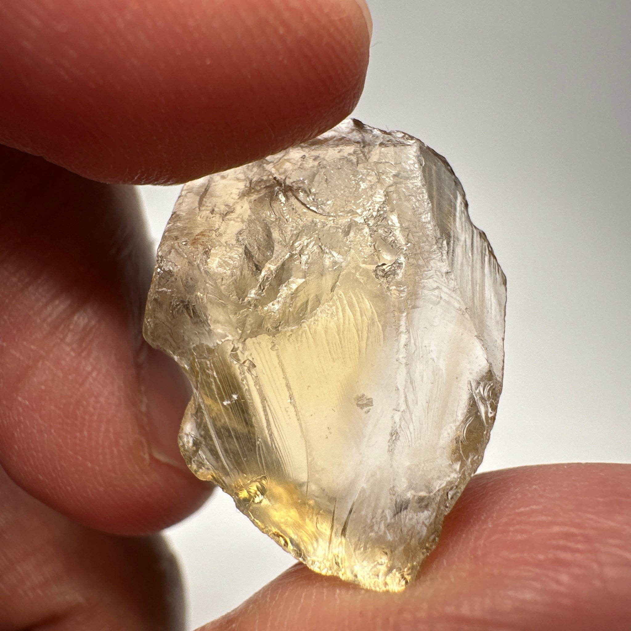 Citrine, 23.08ct, Zambia, Untreated Unheated, slight issues on outside, rest VVS-IF, shape flat
