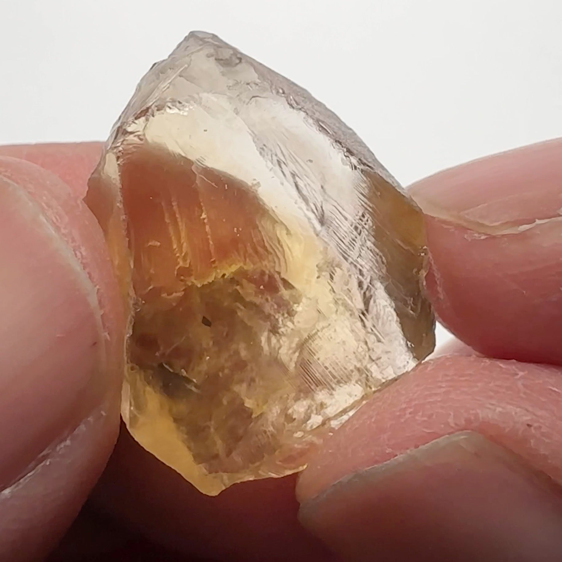 Citrine, 23.08ct, Zambia, Untreated Unheated, slight issues on outside, rest VVS-IF, shape flat