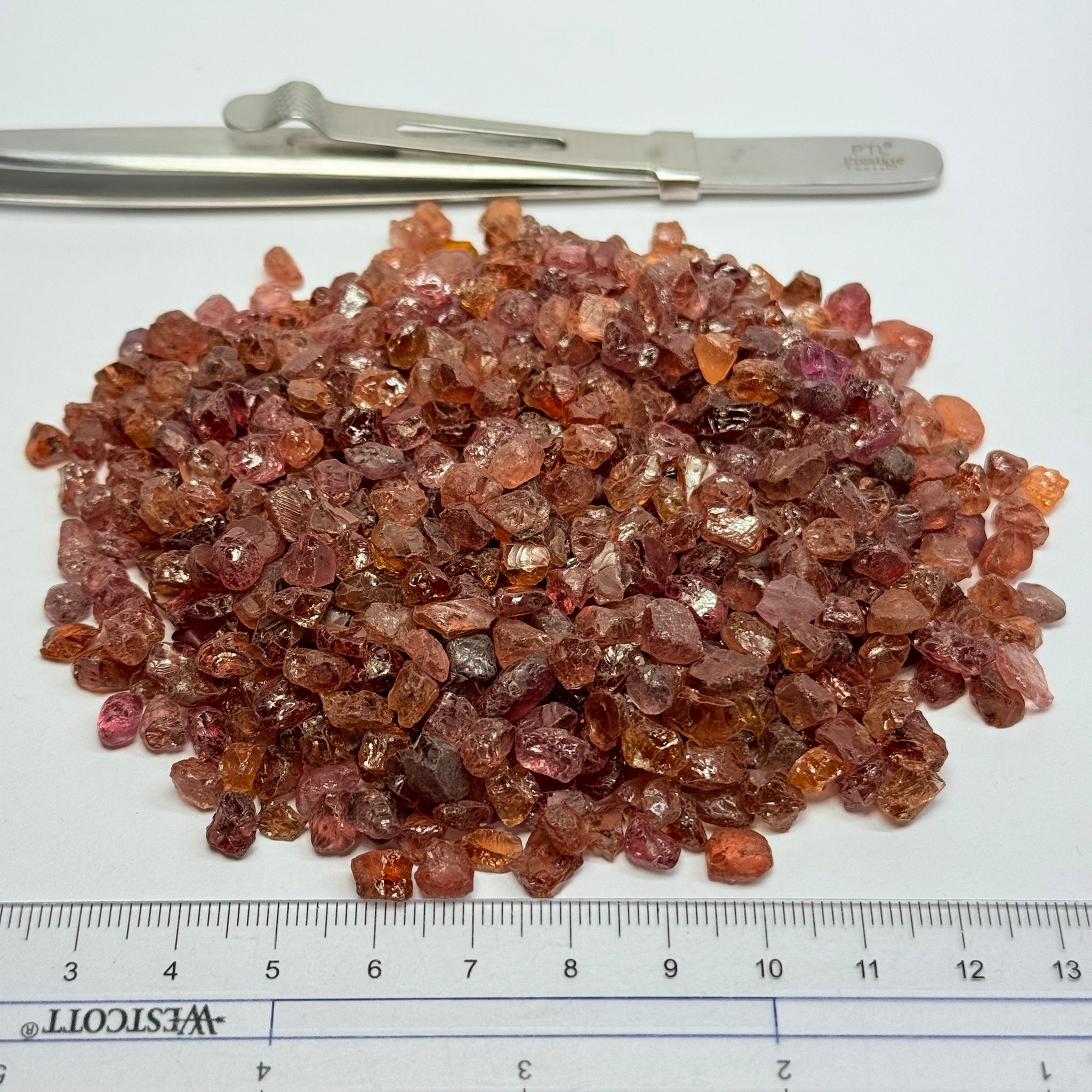 Mixed Garnets from Lindi Tanzania Lot, 197gm / 985ct, many Malayas, colour change / shift, all are either slightly included or spotty, less than $3/gm, 1.4ct av.