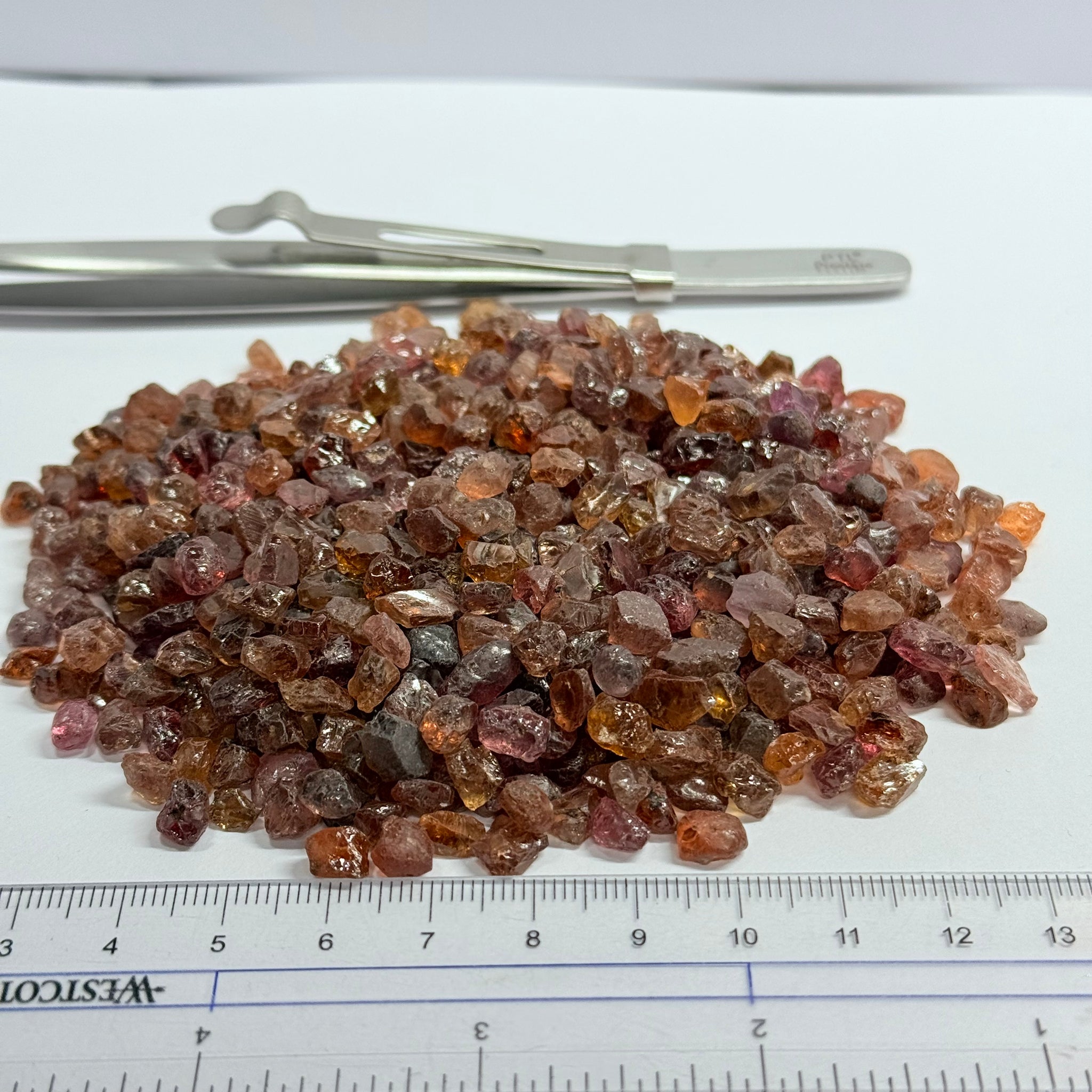Mixed Garnets from Lindi Tanzania Lot, 197gm / 985ct, many Malayas, colour change / shift, all are either slightly included or spotty, less than $3/gm, 1.4ct av.