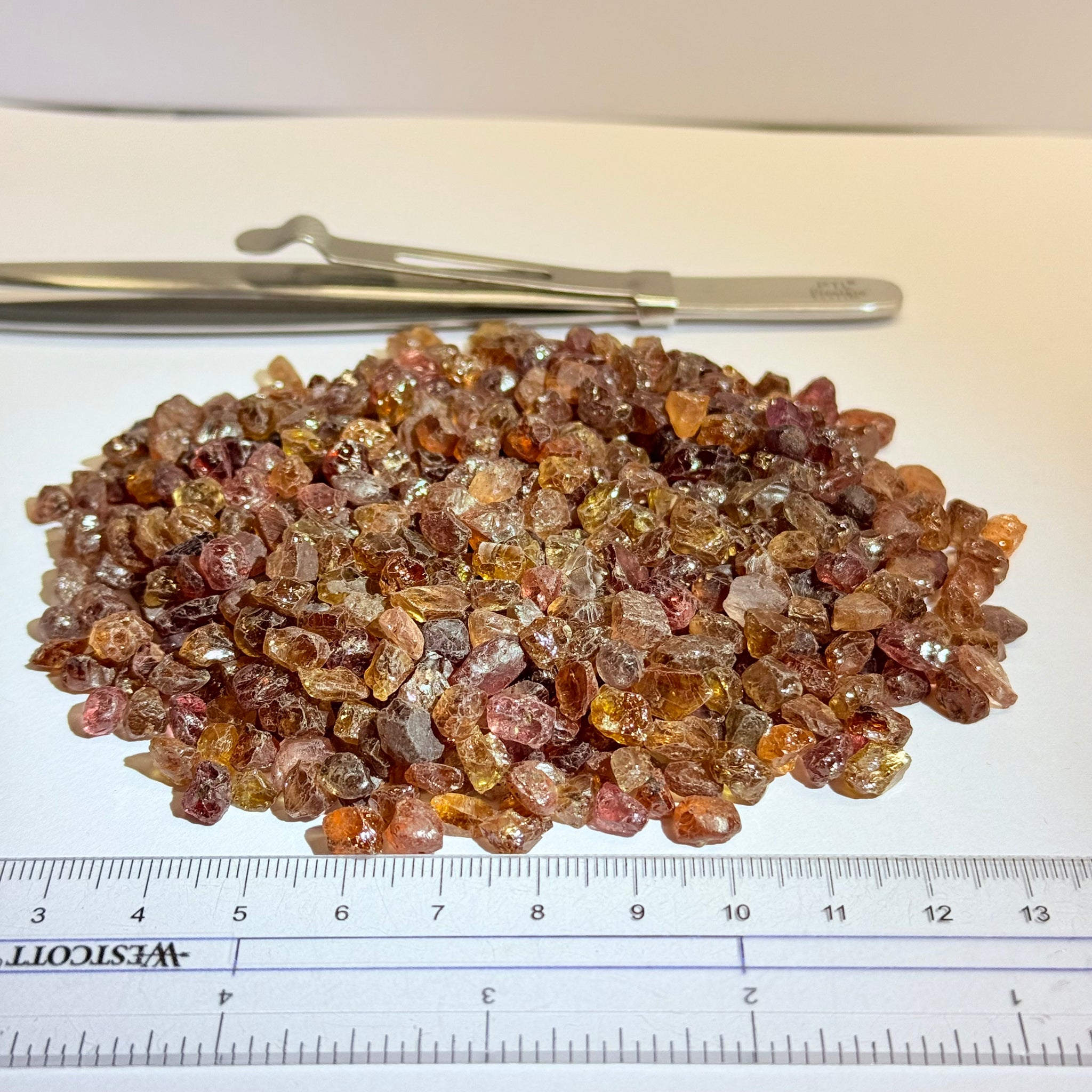 Mixed Garnets from Lindi Tanzania Lot, 197gm / 985ct, many Malayas, colour change / shift, all are either slightly included or spotty, less than $3/gm, 1.4ct av.