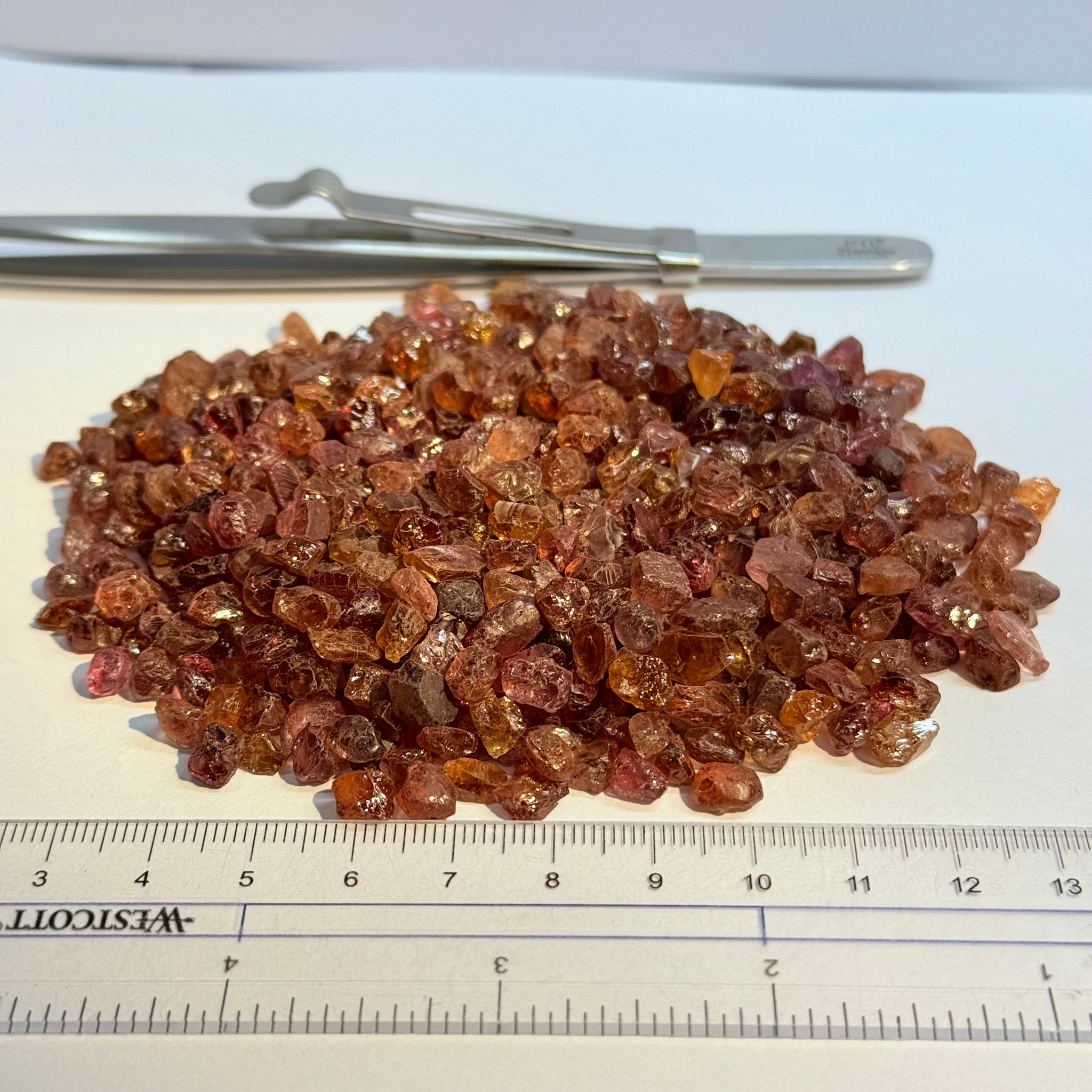 Mixed Garnets from Lindi Tanzania Lot, 197gm / 985ct, many Malayas, colour change / shift, all are either slightly included or spotty, less than $3/gm, 1.4ct av.
