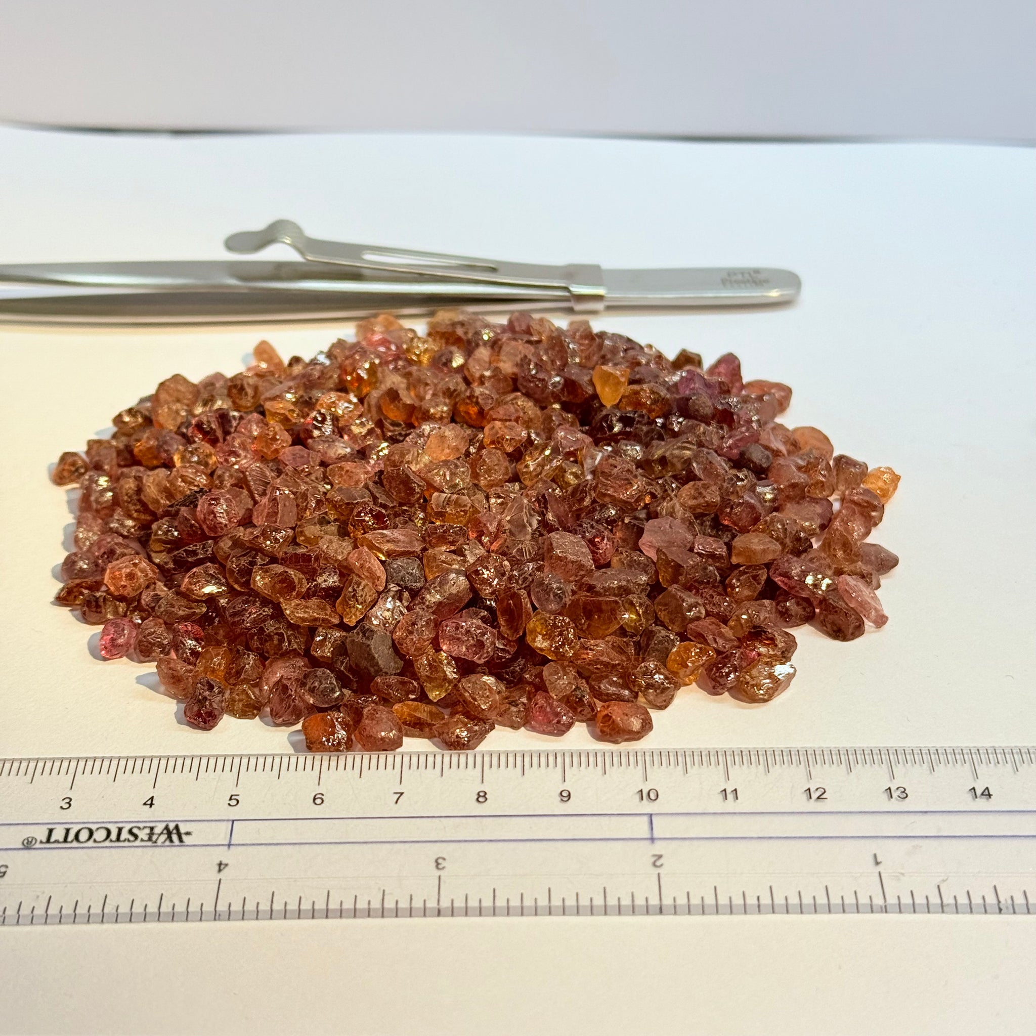 Mixed Garnets from Lindi Tanzania Lot, 197gm / 985ct, many Malayas, colour change / shift, all are either slightly included or spotty, less than $3/gm, 1.4ct av.