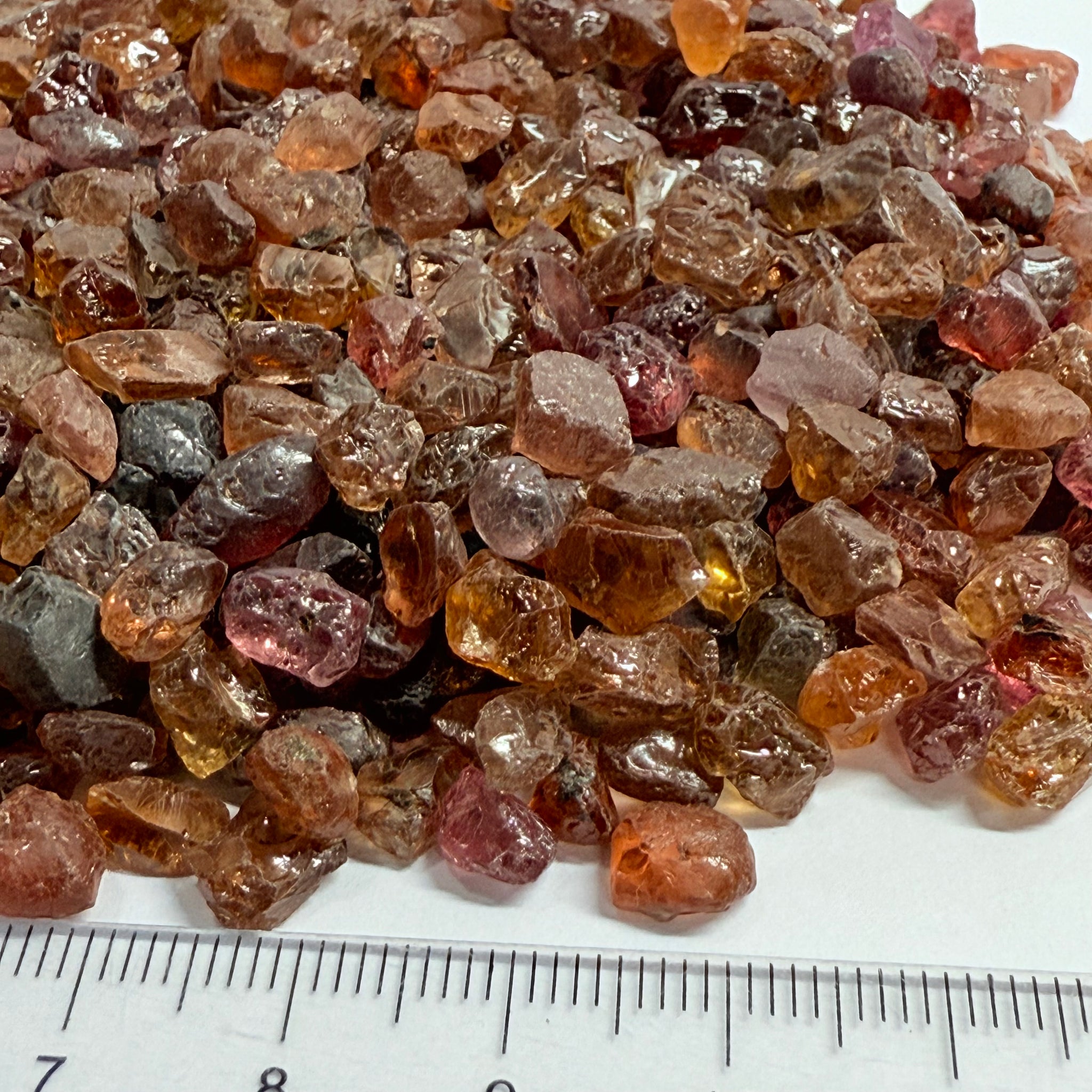 Mixed Garnets from Lindi Tanzania Lot, 197gm / 985ct, many Malayas, colour change / shift, all are either slightly included or spotty, less than $3/gm, 1.4ct av.