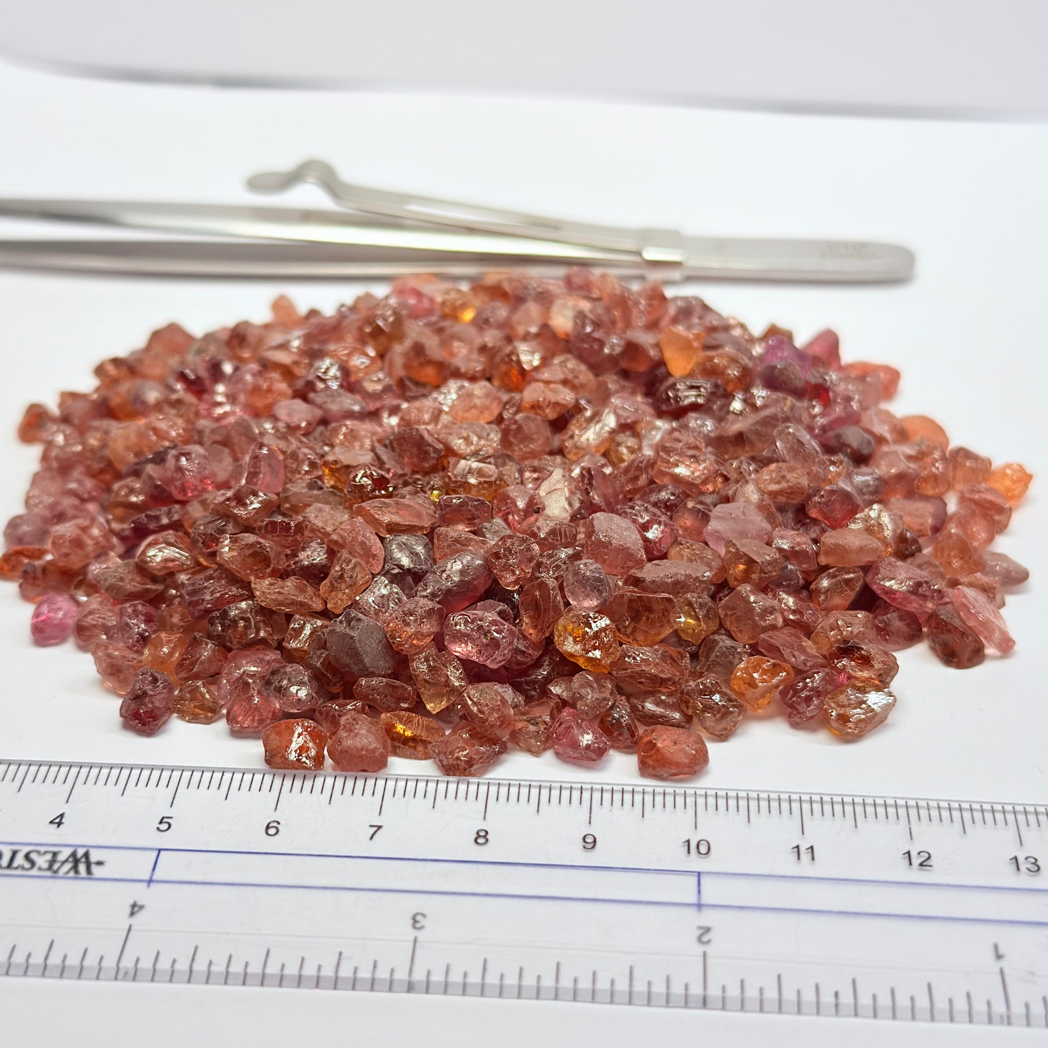 Mixed Garnets from Lindi Tanzania Lot, 197gm / 985ct, many Malayas, colour change / shift, all are either slightly included or spotty, less than $3/gm, 1.4ct av.