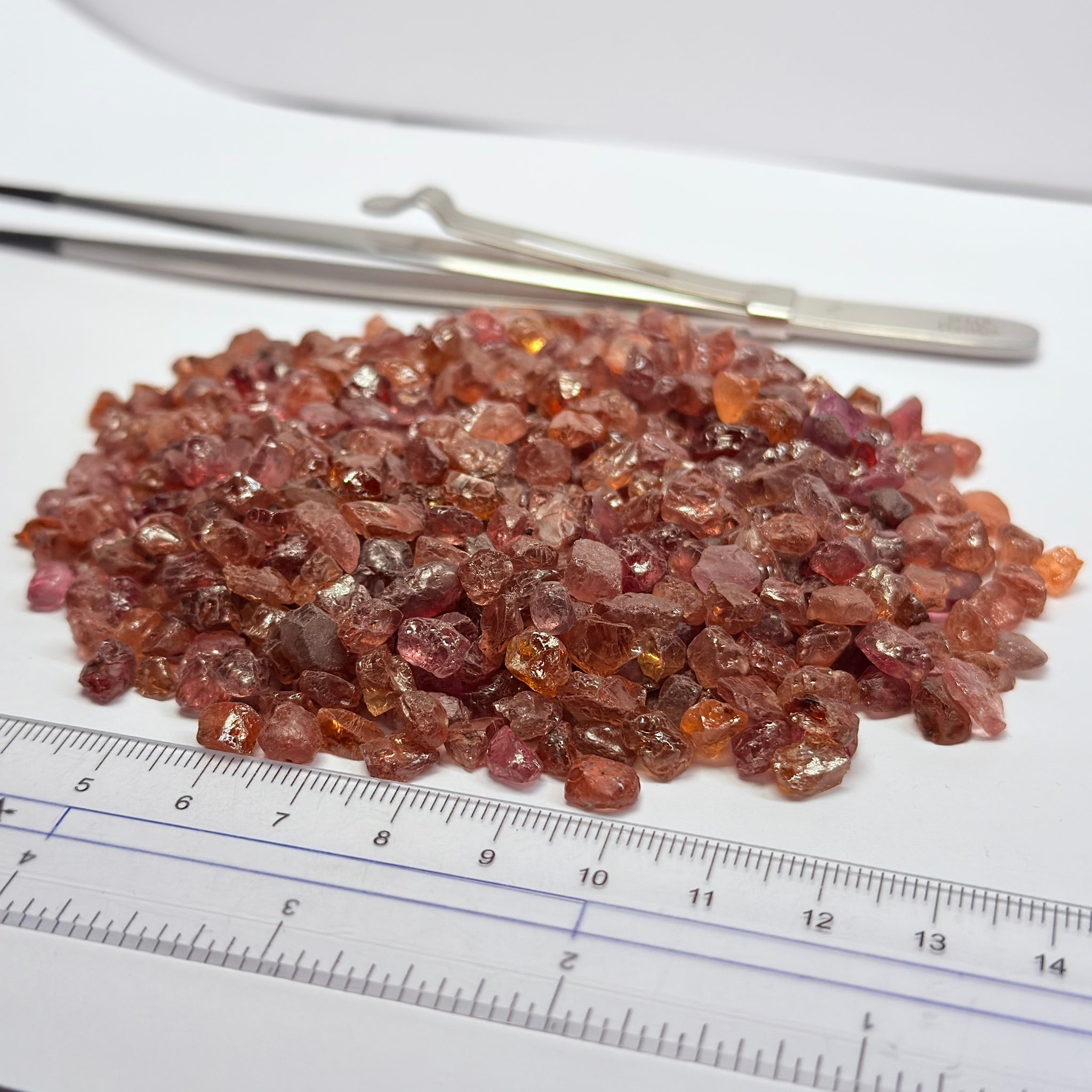 Mixed Garnets from Lindi Tanzania Lot, 197gm / 985ct, many Malayas, colour change / shift, all are either slightly included or spotty, less than $3/gm, 1.4ct av.
