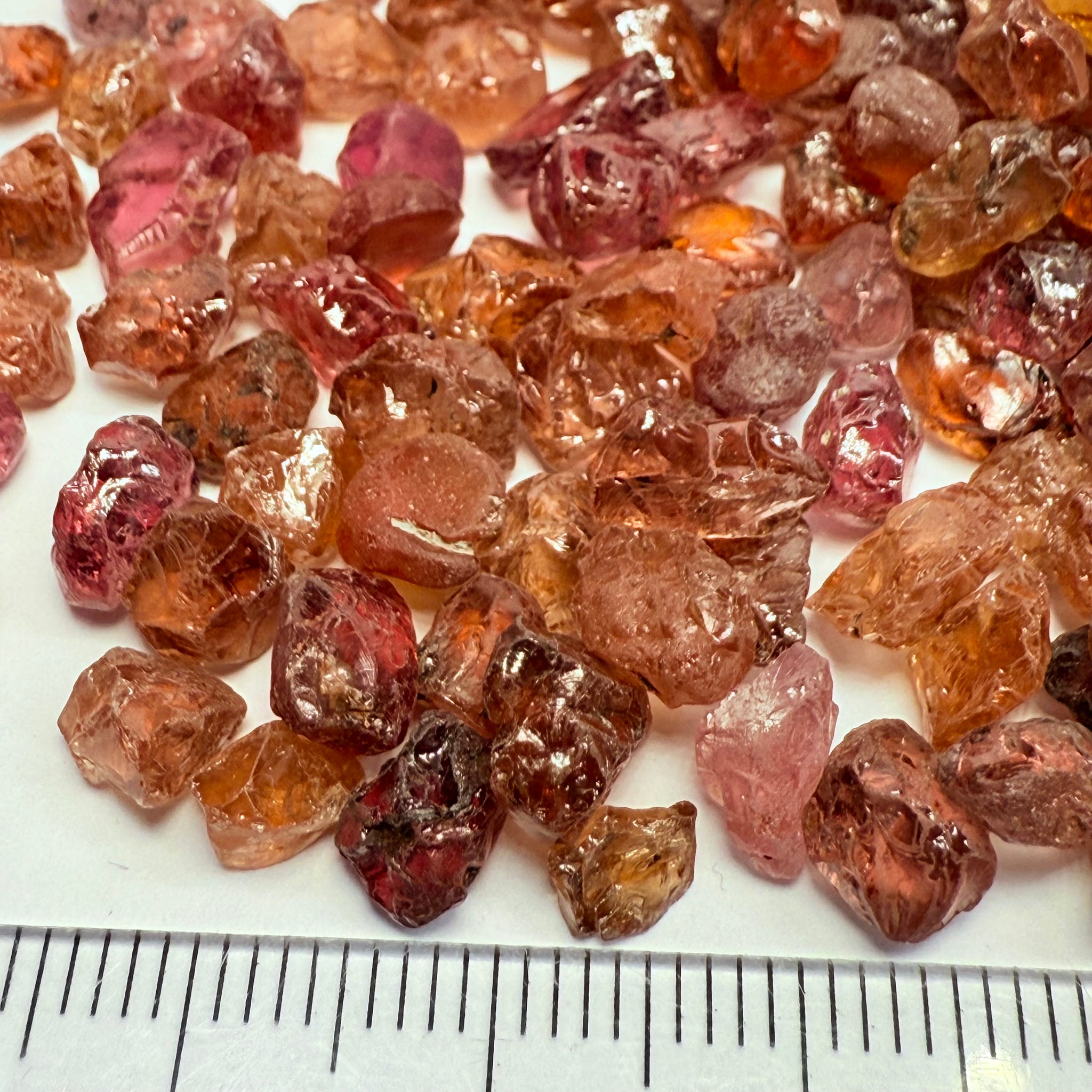 Mixed Garnets from Lindi Tanzania Lot, 197gm / 985ct, many Malayas, colour change / shift, all are either slightly included or spotty, less than $3/gm, 1.4ct av.