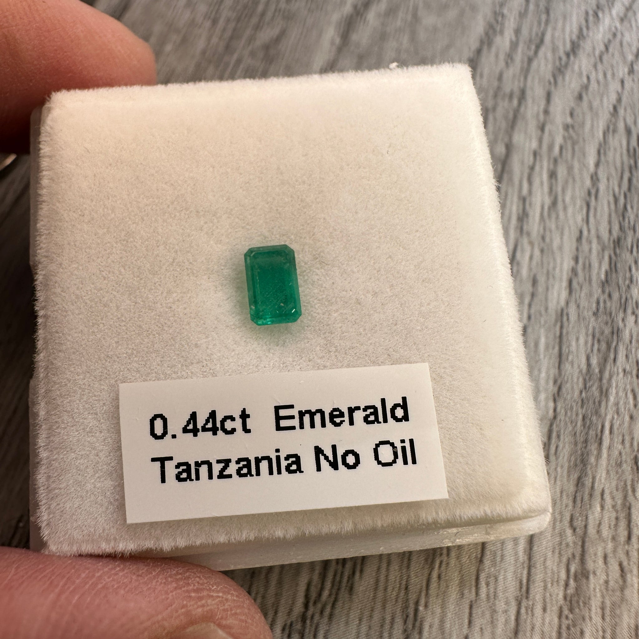 Emerald, 0.44ct, Tanzania, No Oil, Untreated Unheated