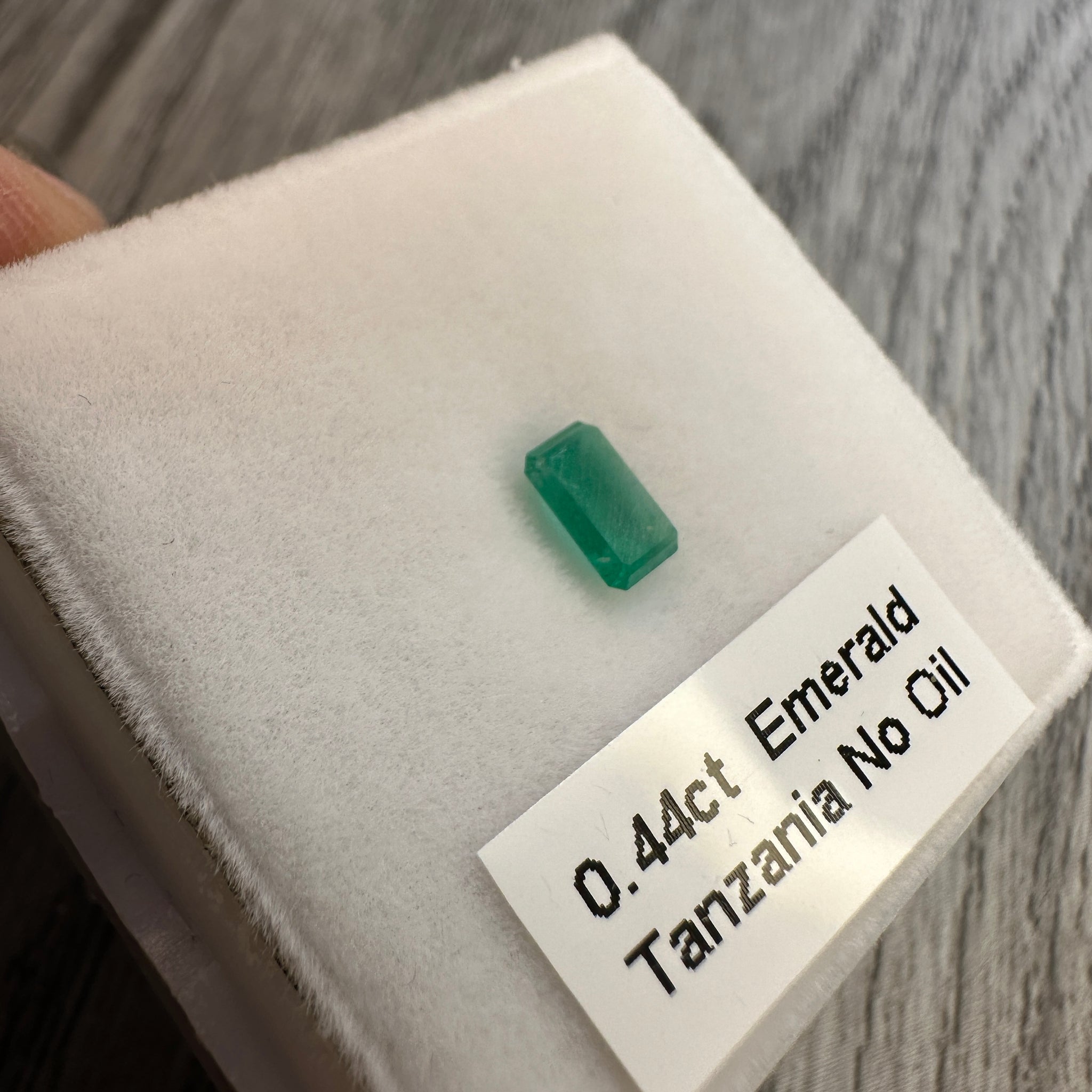 Emerald, 0.44ct, Tanzania, No Oil, Untreated Unheated