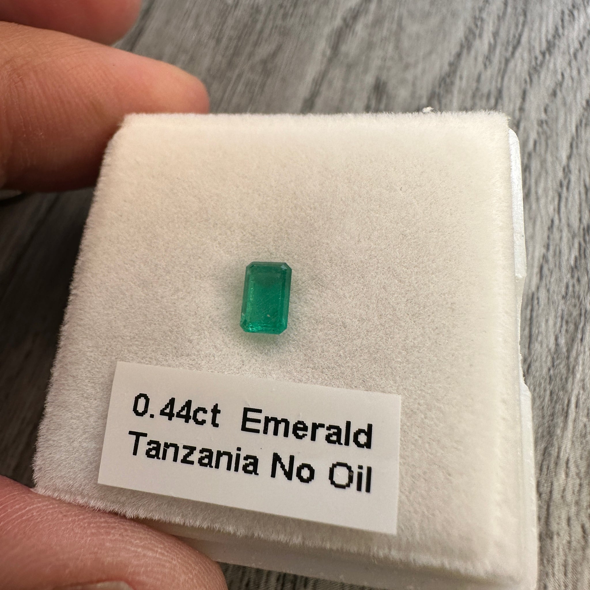 Emerald, 0.44ct, Tanzania, No Oil, Untreated Unheated