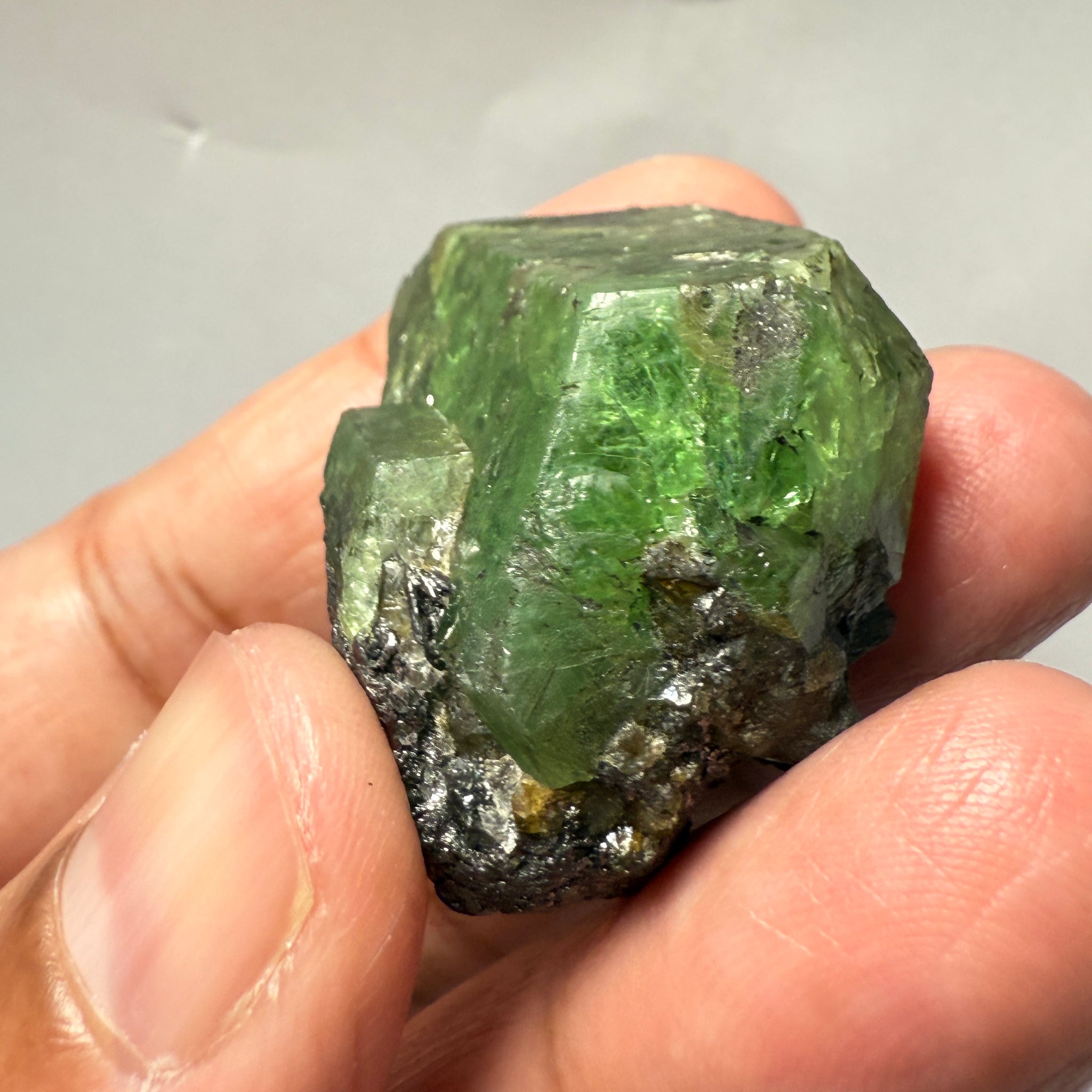 Tsavorite Crystal, 38.00gm / 190.00ct, Merelani, Tanzania, Unheated Untreated