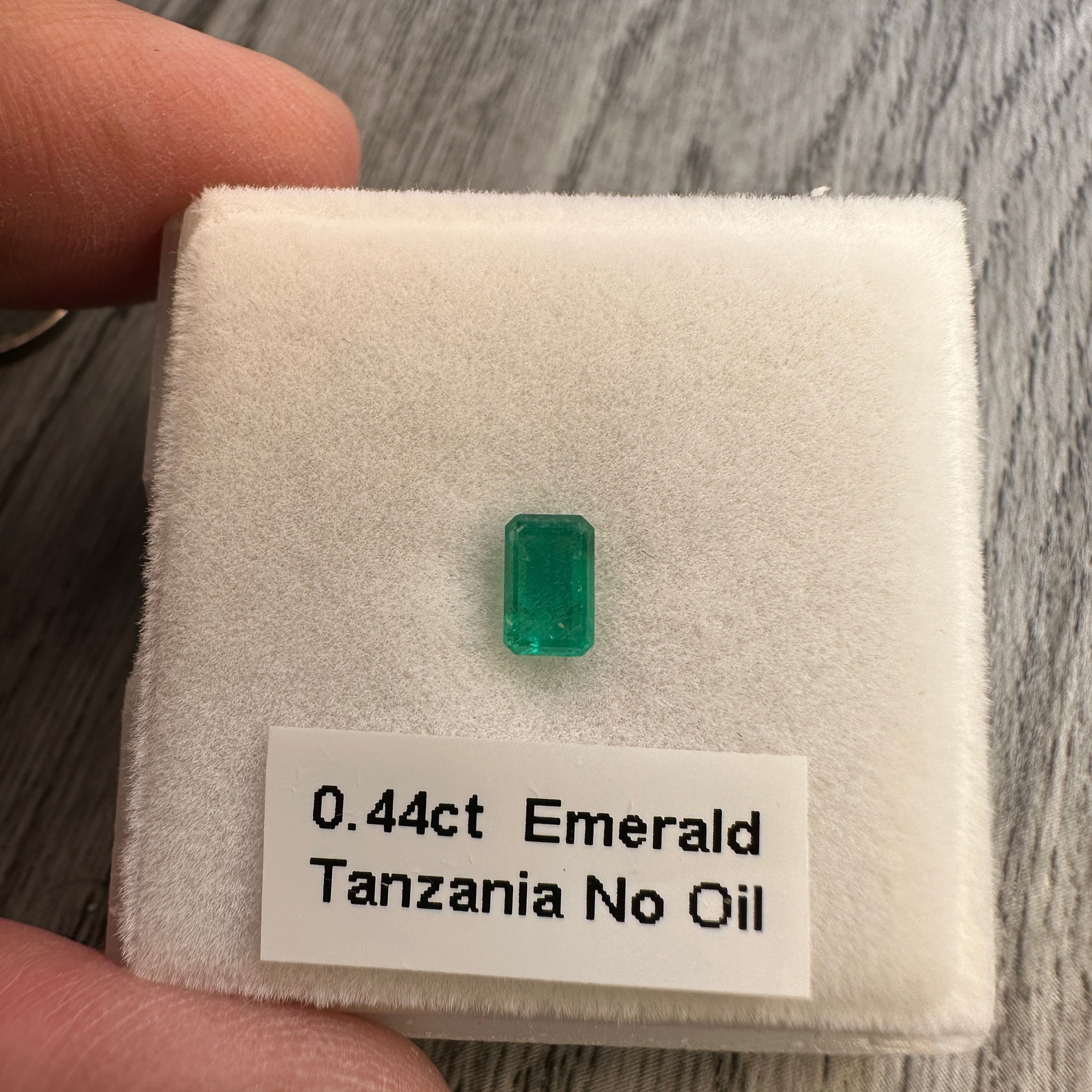Emerald, 0.44ct, Tanzania, No Oil, Untreated Unheated