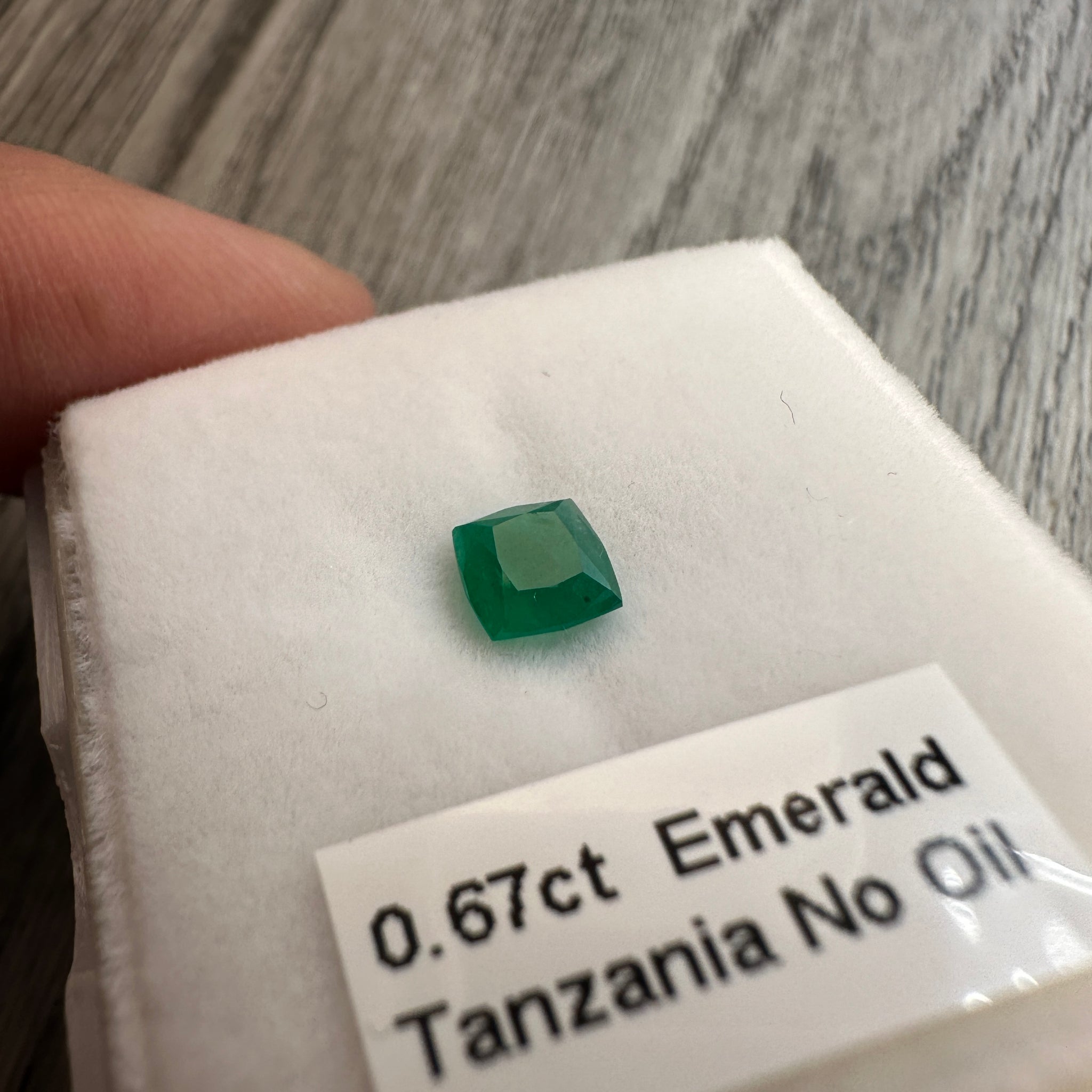 Emerald, 0.67ct, Tanzania, No Oil, Untreated Unheated.
