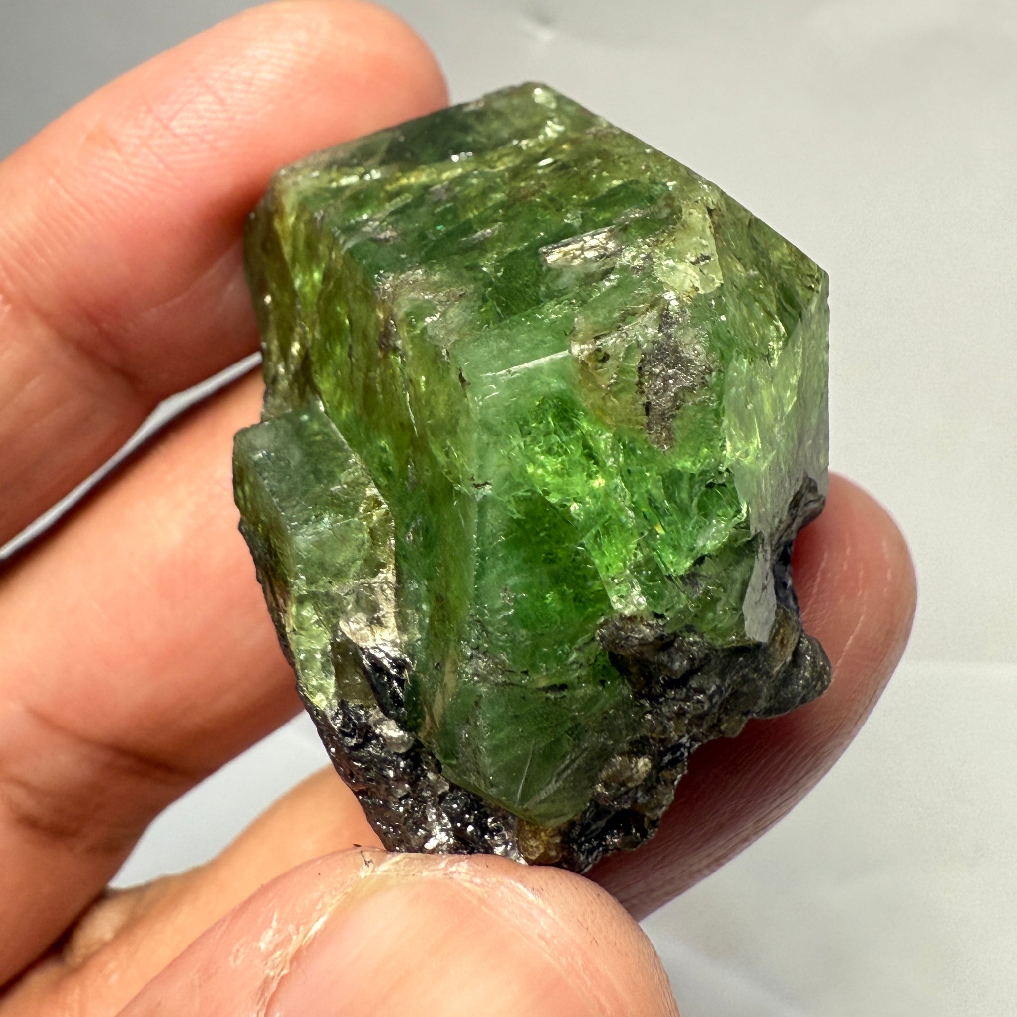 Tsavorite Crystal, 38.00gm / 190.00ct, Merelani, Tanzania, Unheated Untreated