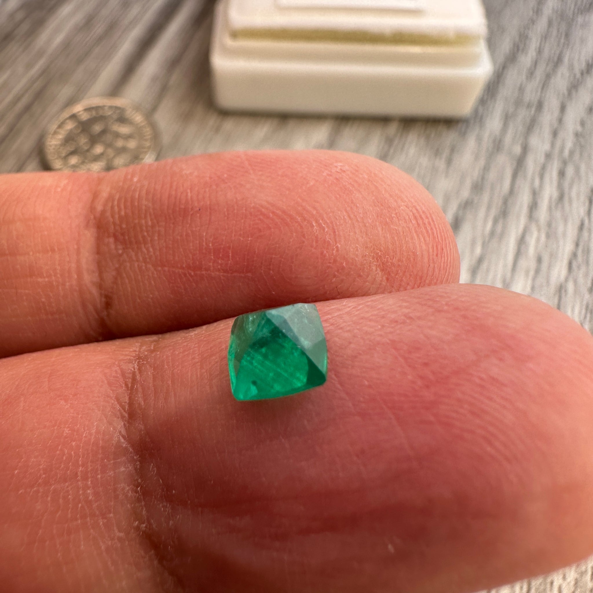 Emerald, 0.67ct, Tanzania, No Oil, Untreated Unheated.