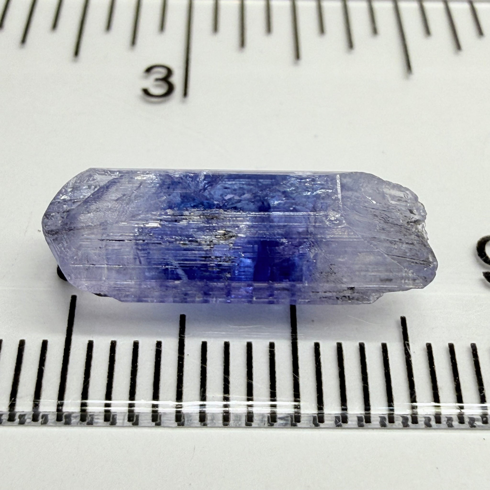 Tanzanite Crystal double terminated, 4.53ct, Merelani, Tanzania. Gently Heated