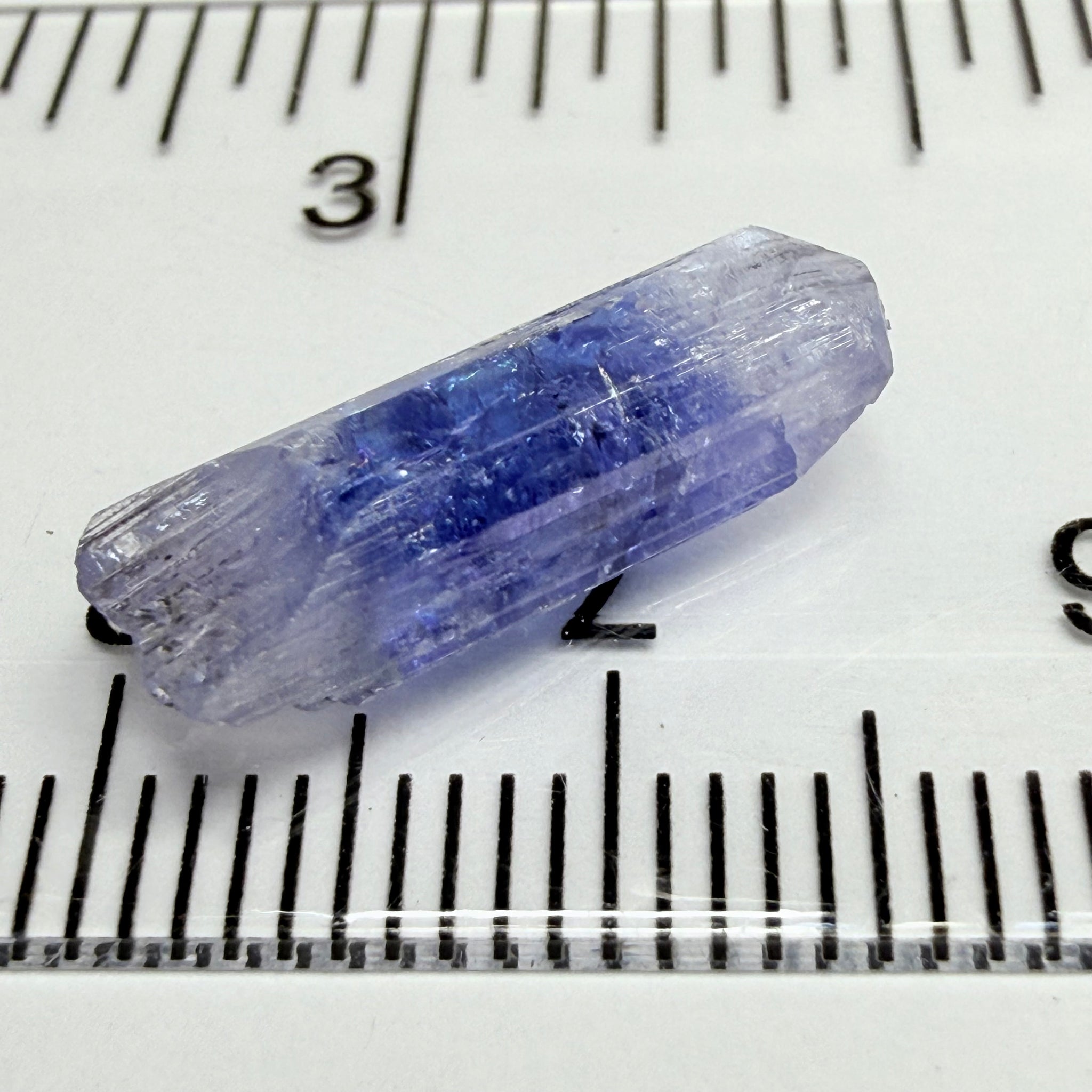 Tanzanite Crystal double terminated, 4.53ct, Merelani, Tanzania. Gently Heated