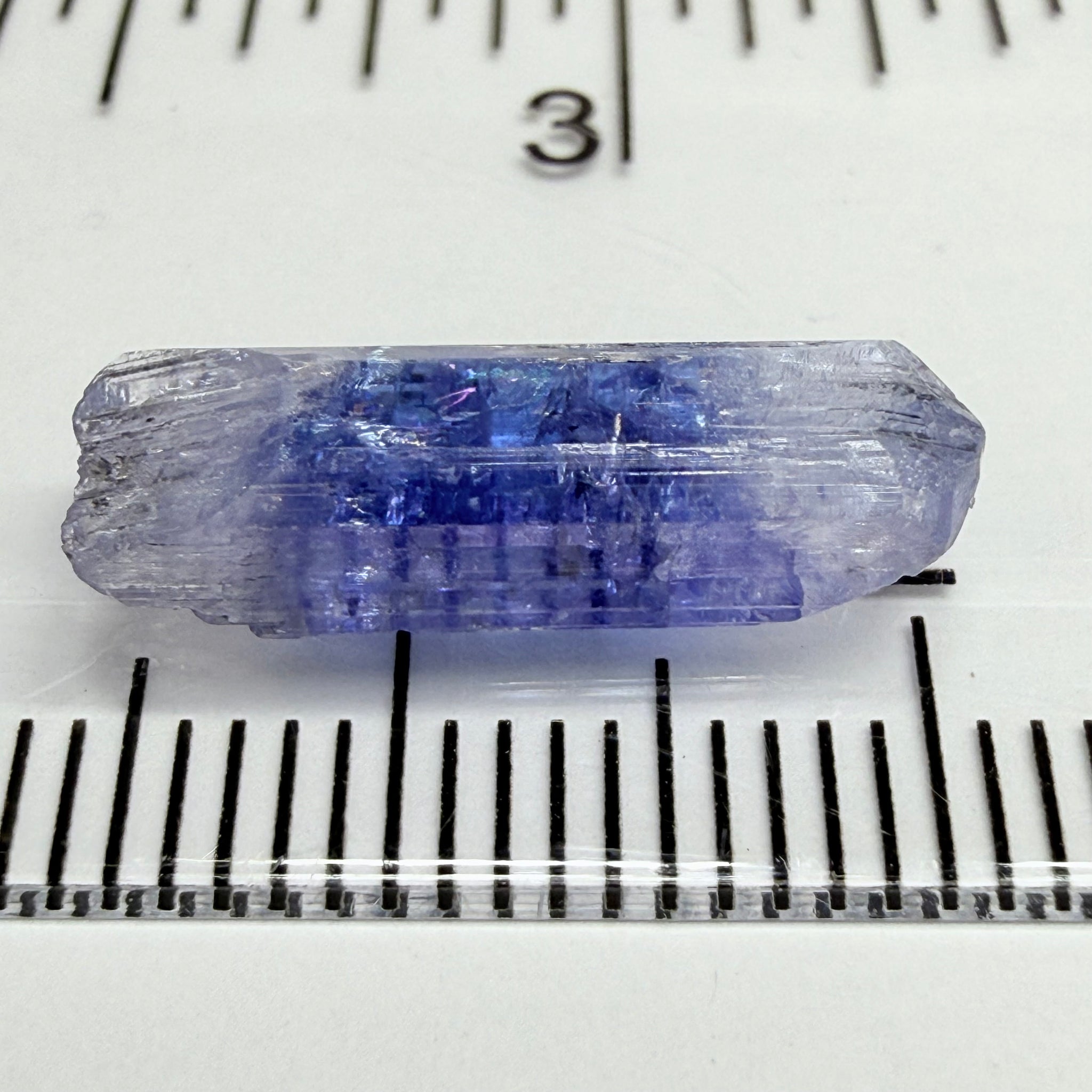 Tanzanite Crystal double terminated, 4.53ct, Merelani, Tanzania. Gently Heated