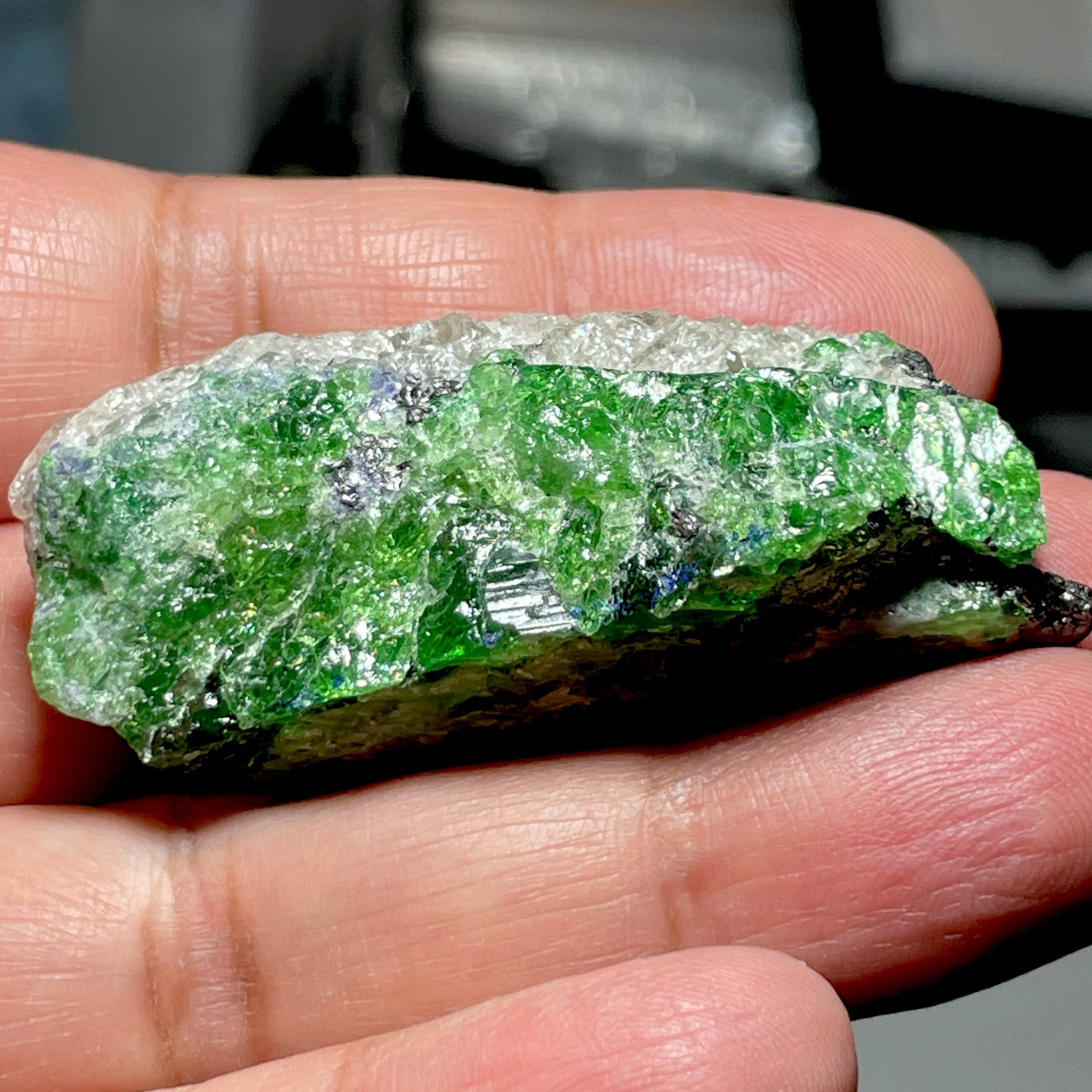 39.60Gm Tsavorite And Tanzanite Crystal On Matrix Merelani Tanzania. 5.67 X 1.83 2.29 Cm