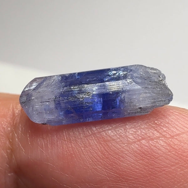 Tanzanite Crystal double terminated, 4.53ct, Merelani, Tanzania. Gently Heated