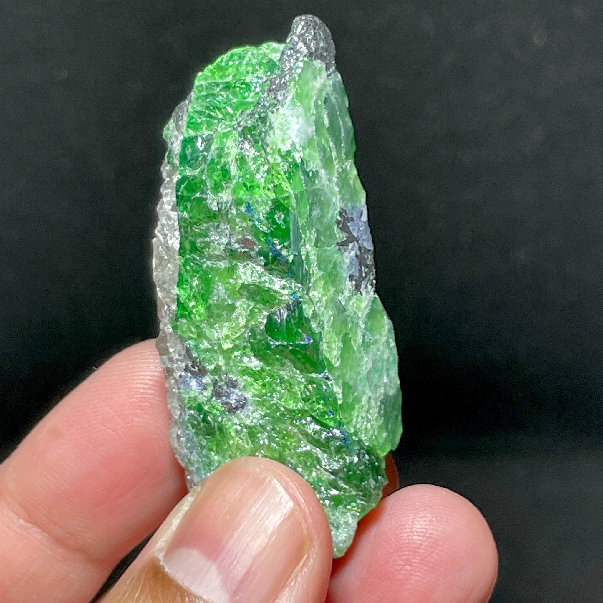 39.60Gm Tsavorite And Tanzanite Crystal On Matrix Merelani Tanzania. 5.67 X 1.83 2.29 Cm