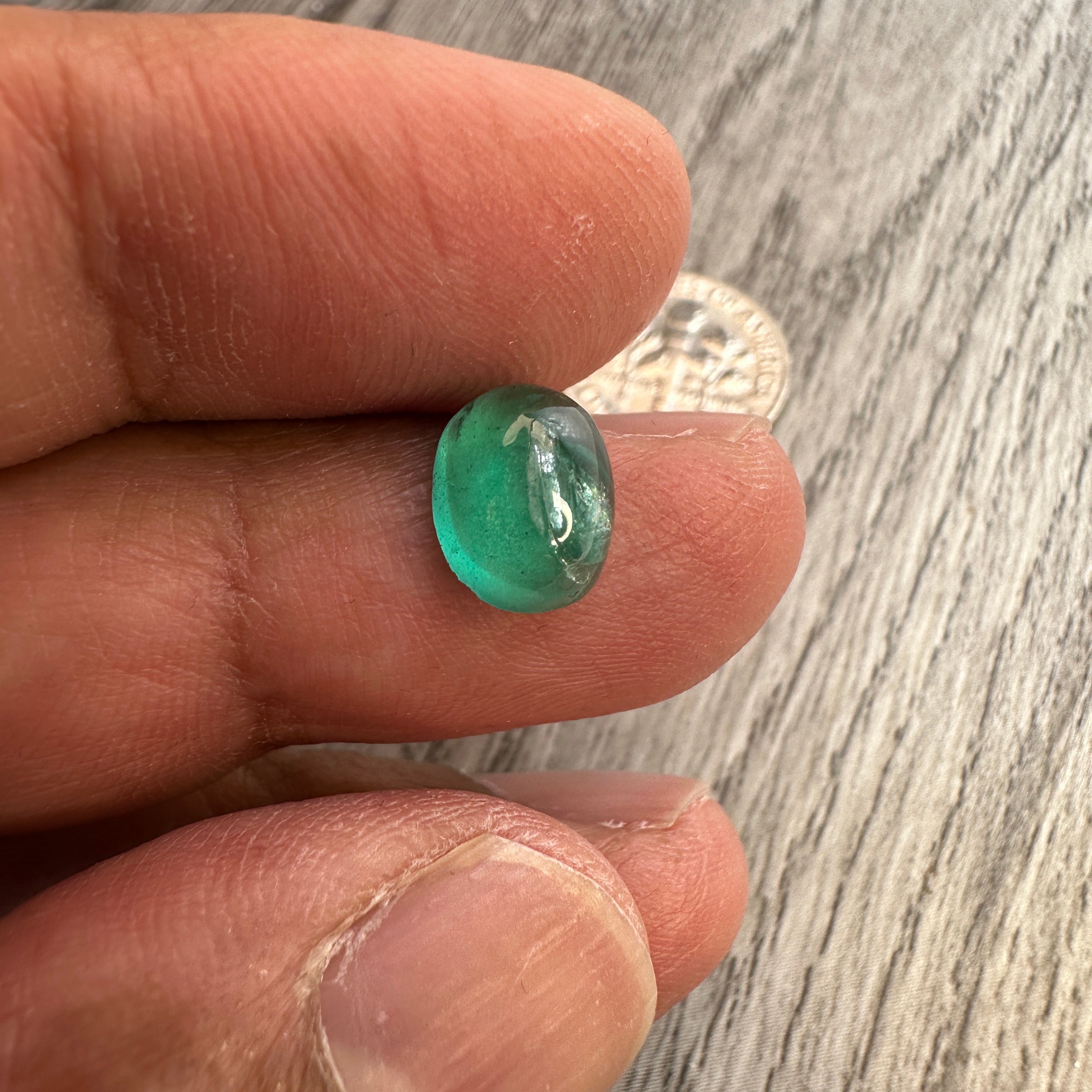 1.99ct Emerald, Tanzania, No Oil, Untreated Unheated. Internal fracture that would have normally been hidden with oil