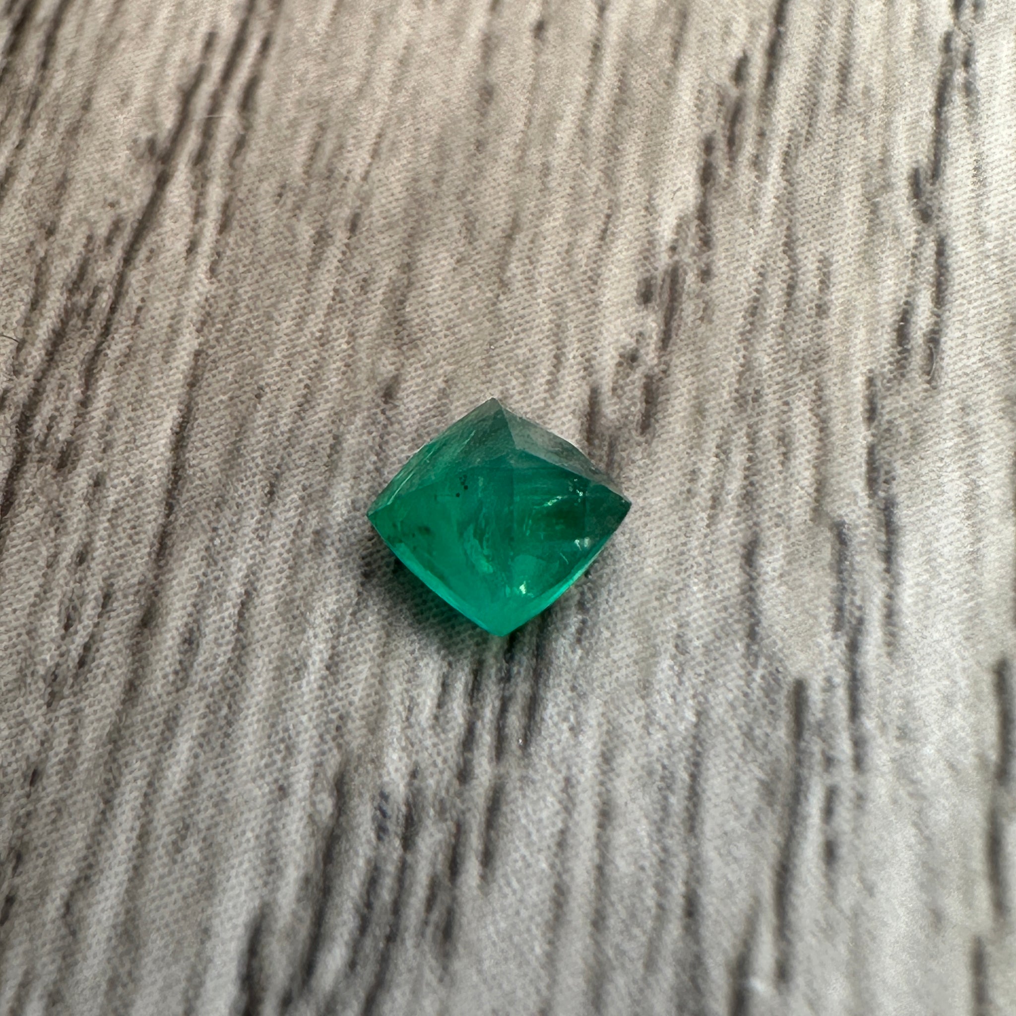 Emerald, Tanzania, 0.47ct, No Oil, Untreated Unheated