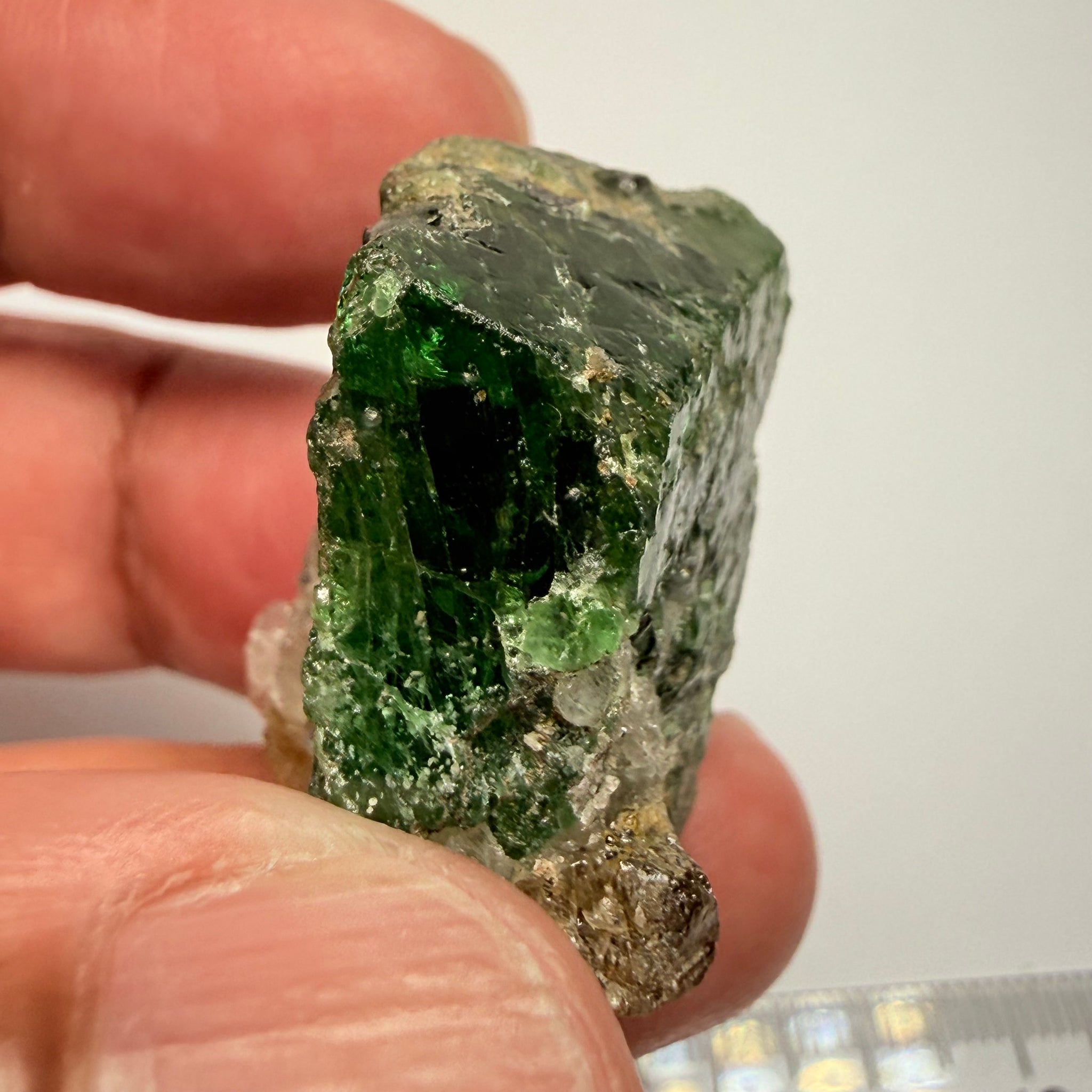 Tsavorite Garnet Crystal on matrix, 122.59ct, Merelani, Tanzania, Untreated Unheated
