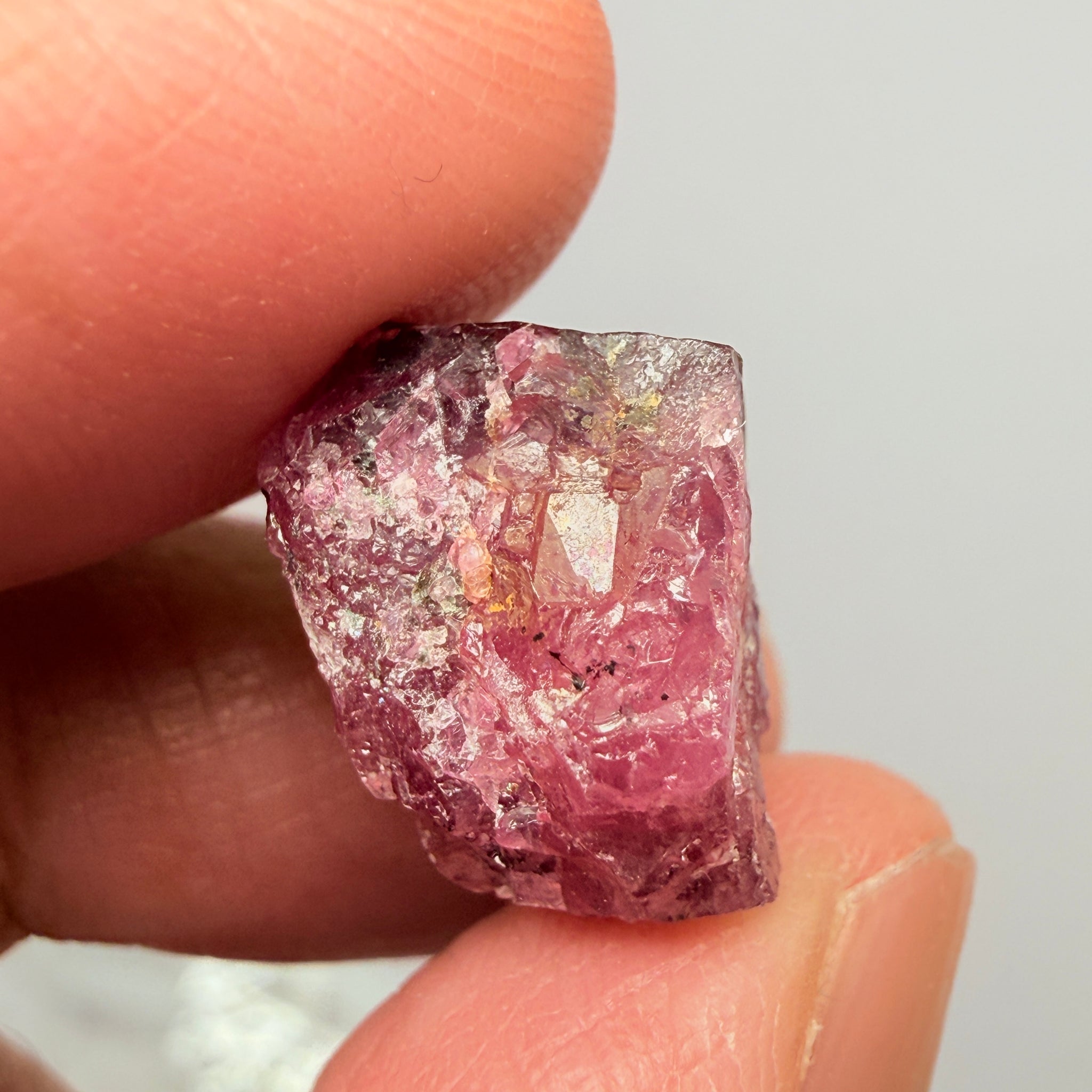 Winza Sapphire Crystal, 22.54ct, Tanzania, Untreated Unheated, gemmy crystal, great for faceting or cabbing/carving, or as a specimen