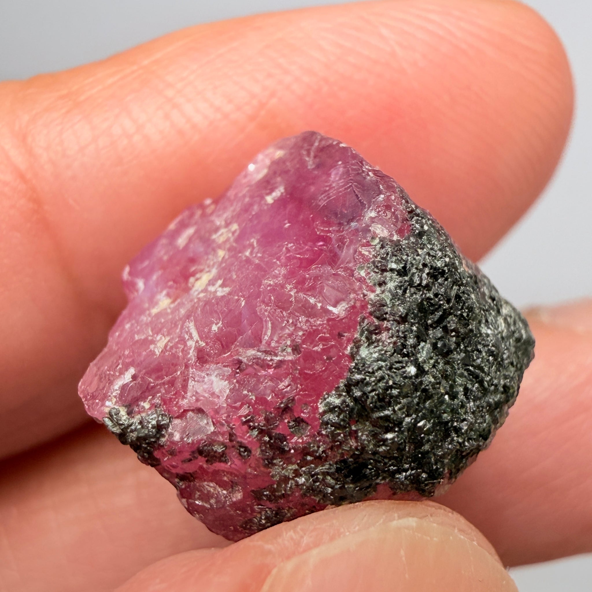 Winza Sapphire Crystal, 22.54ct, Tanzania, Untreated Unheated, gemmy crystal, great for faceting or cabbing/carving, or as a specimen