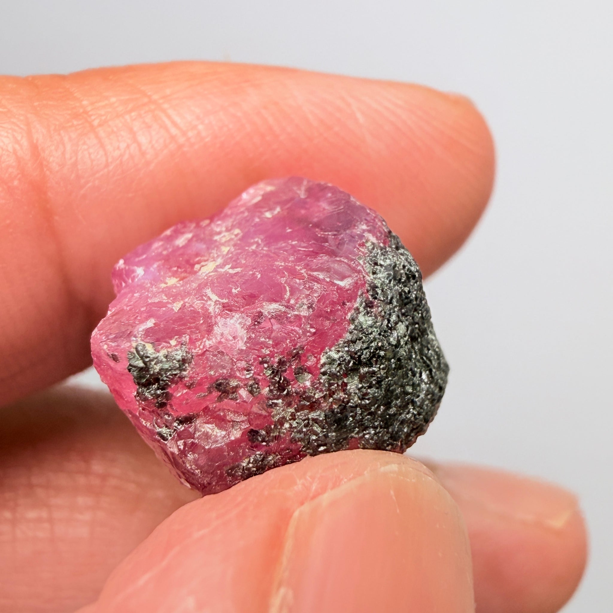 Winza Sapphire Crystal, 22.54ct, Tanzania, Untreated Unheated, gemmy crystal, great for faceting or cabbing/carving, or as a specimen