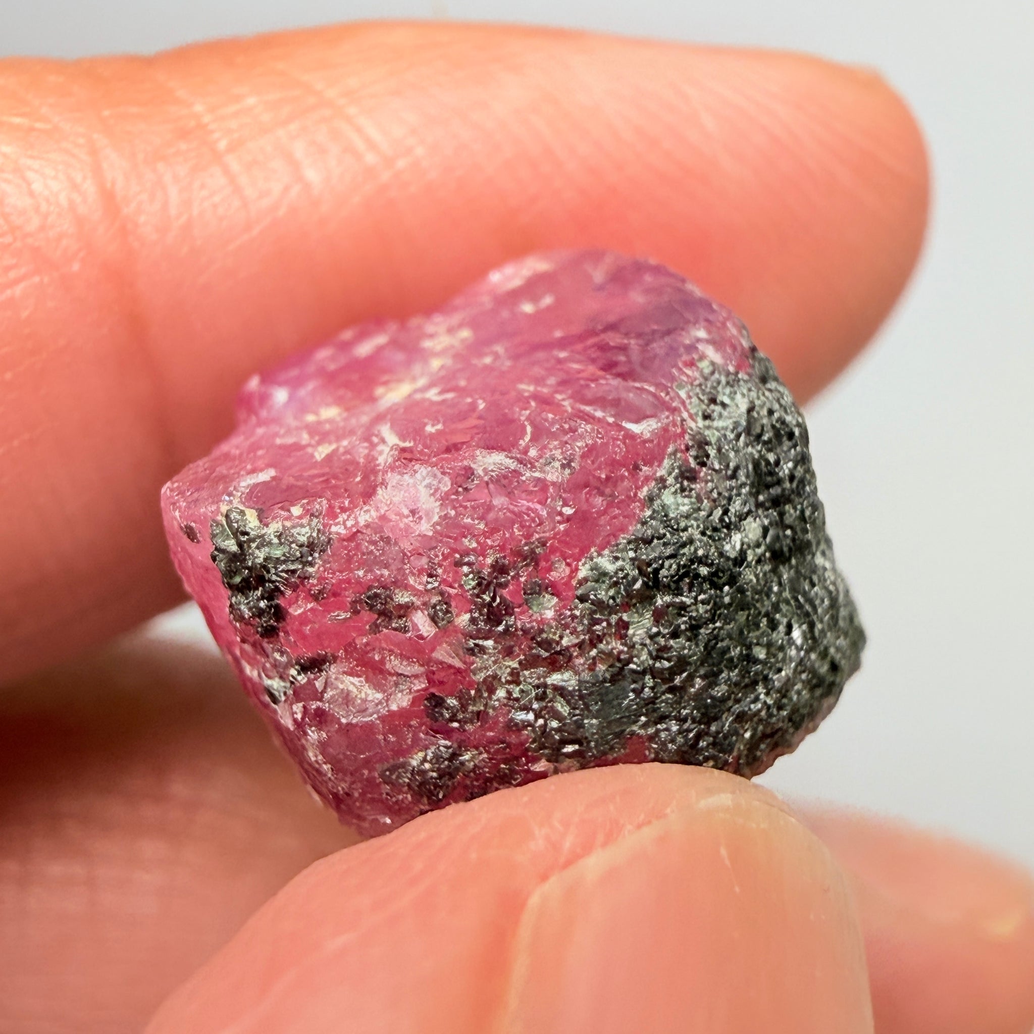 Winza Sapphire Crystal, 22.54ct, Tanzania, Untreated Unheated, gemmy crystal, great for faceting or cabbing/carving, or as a specimen