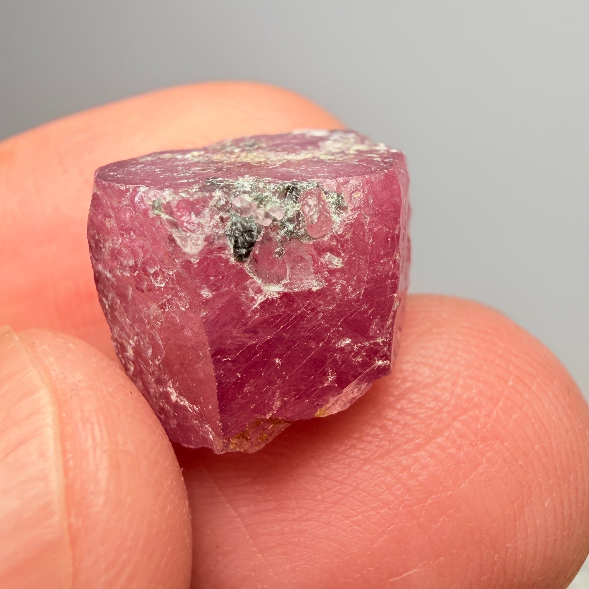 Winza Sapphire Crystal, 18.53ct, Tanzania, Untreated Unheated, gemmy crystal, great for faceting or cabbing/carving, or as a specimen