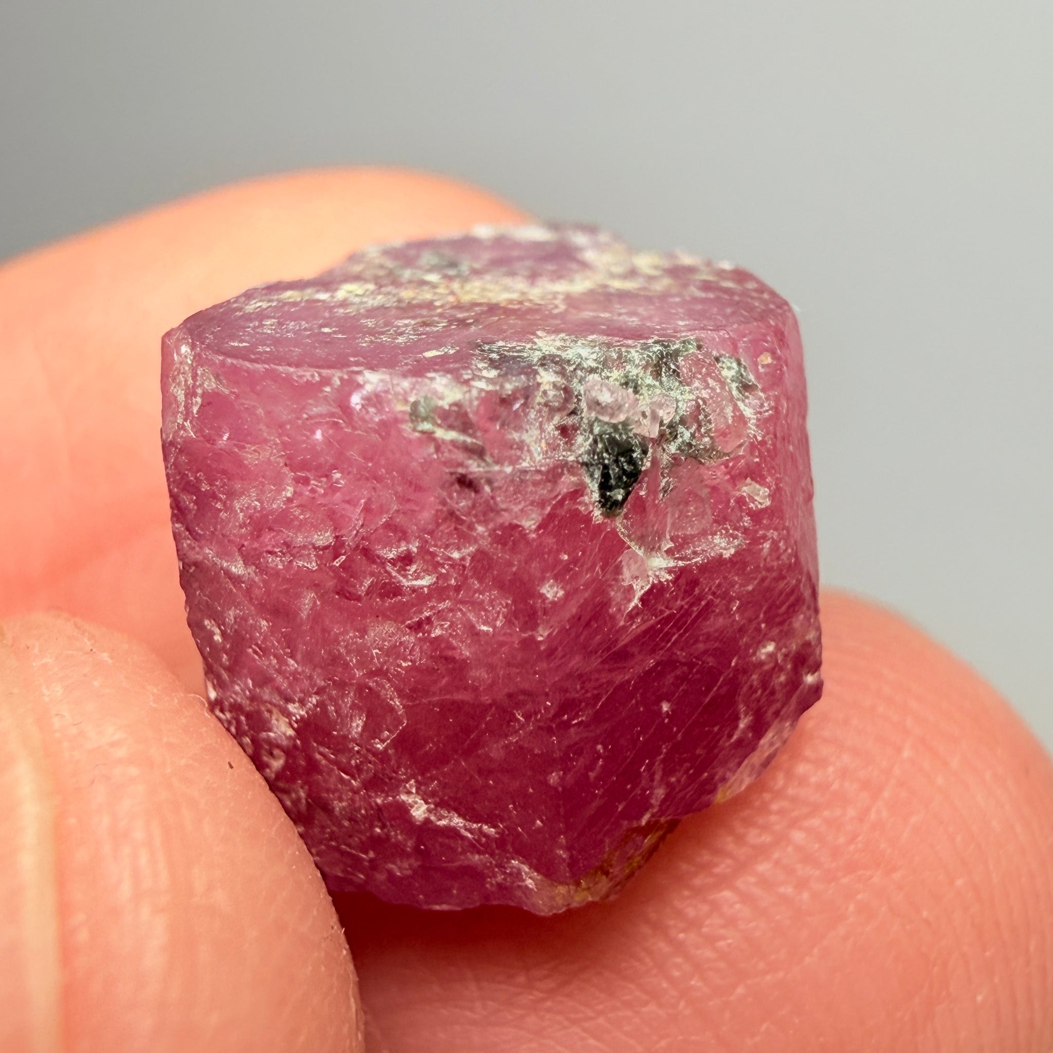 Winza Sapphire Crystal, 18.53ct, Tanzania, Untreated Unheated, gemmy crystal, great for faceting or cabbing/carving, or as a specimen