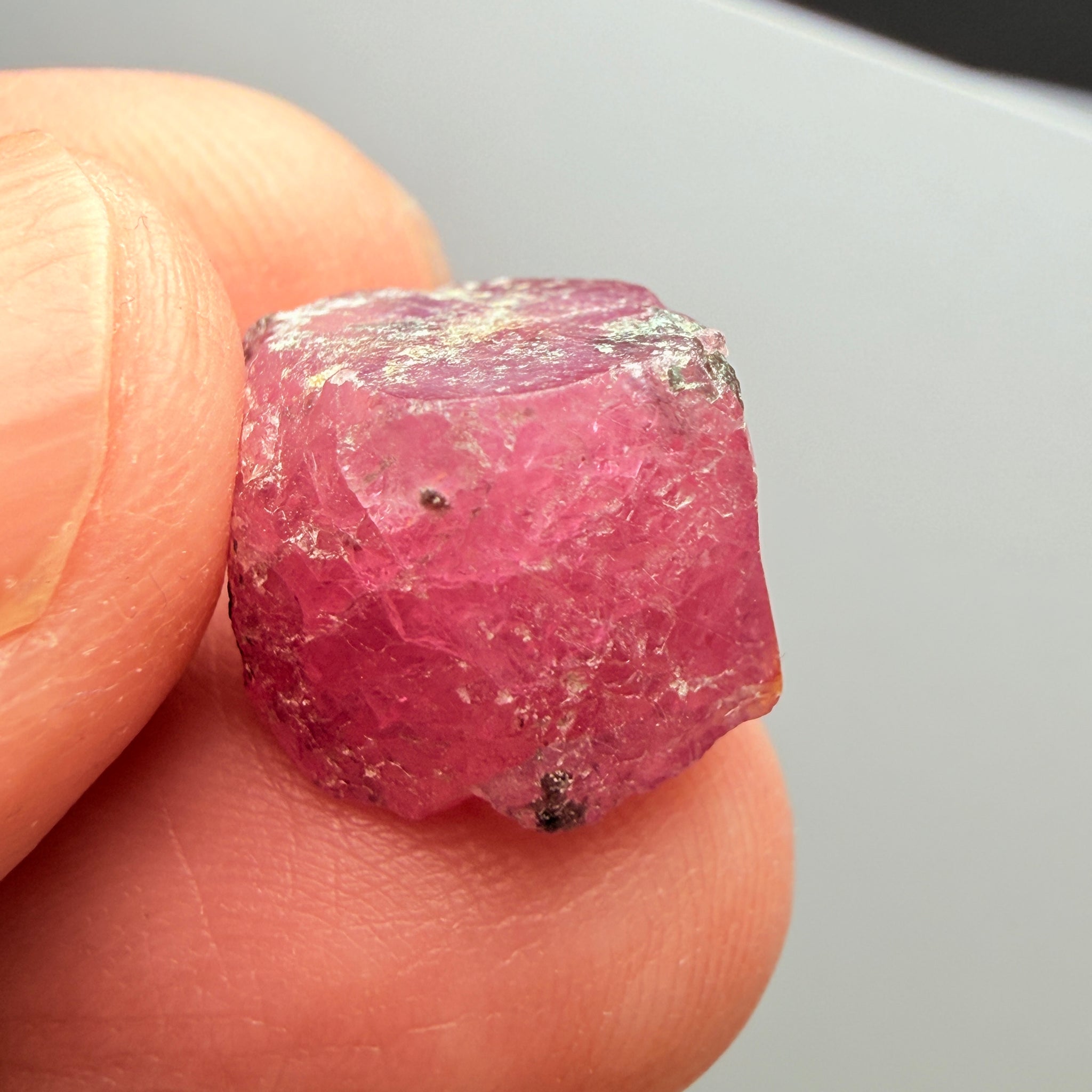 Winza Sapphire Crystal, 18.53ct, Tanzania, Untreated Unheated, gemmy crystal, great for faceting or cabbing/carving, or as a specimen
