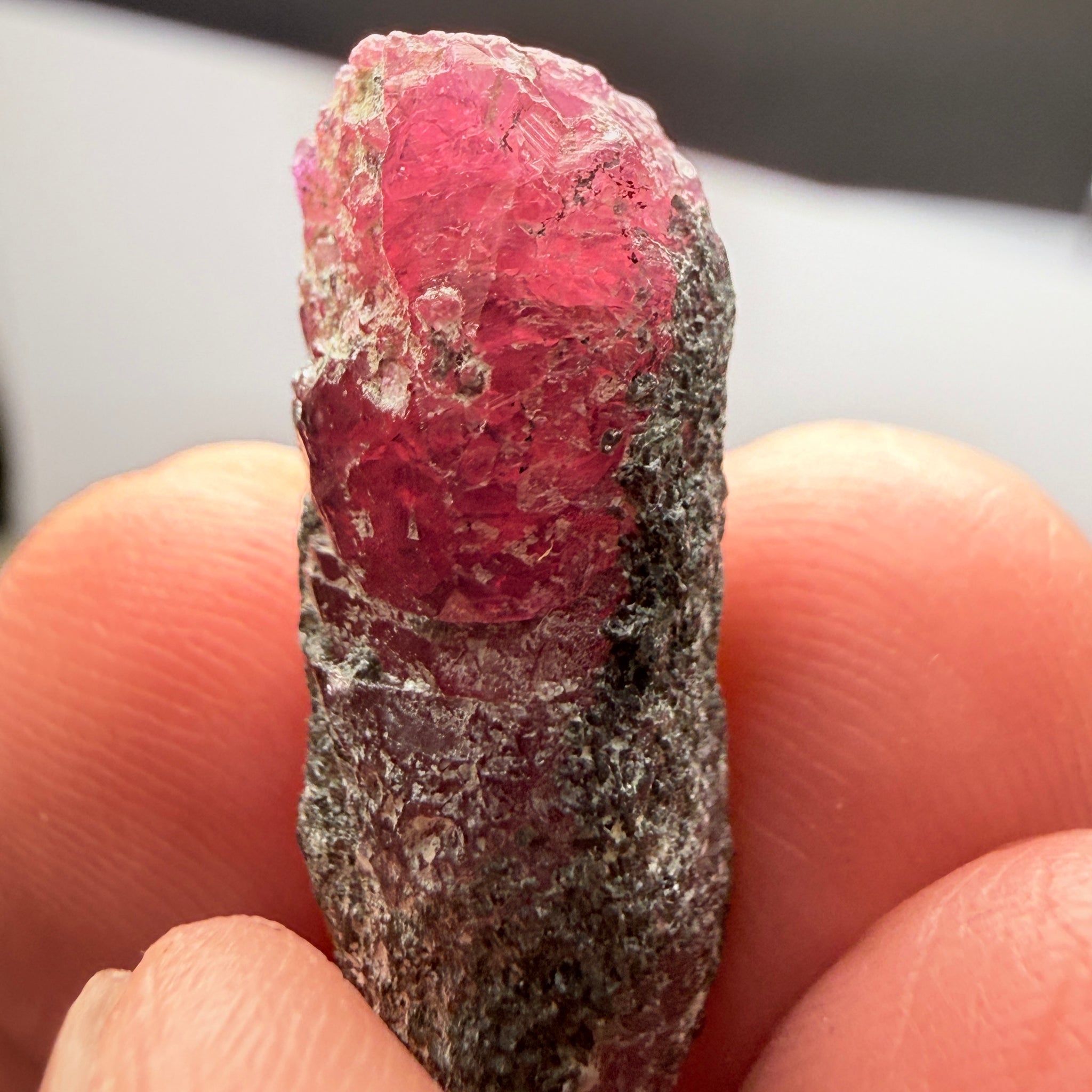 Winza Sapphire Crystal, 27.31ct, Tanzania, Untreated Unheated, gemmy crystal, great for faceting or cabbing/carving, or as a specimen