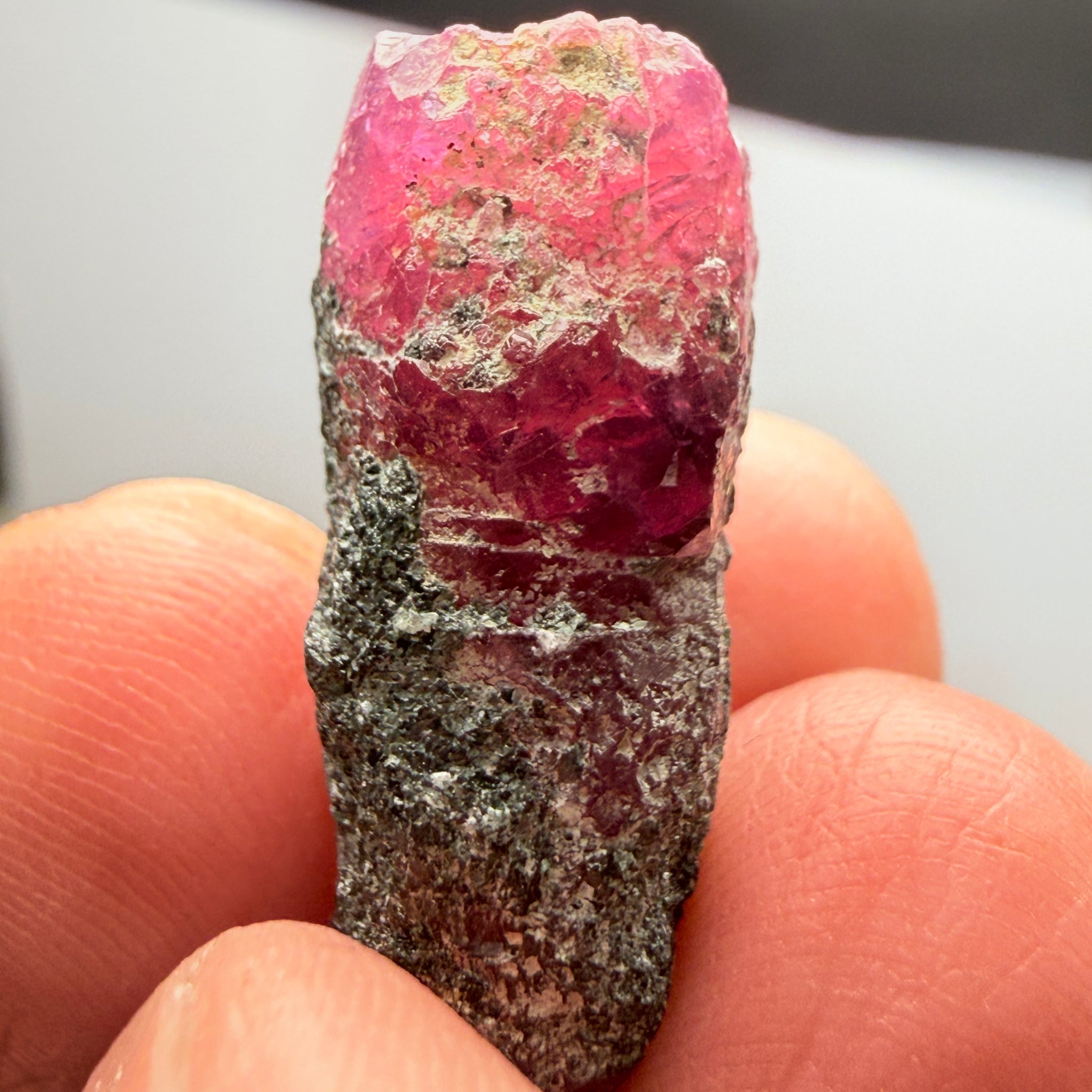 Winza Sapphire Crystal, 27.31ct, Tanzania, Untreated Unheated, gemmy crystal, great for faceting or cabbing/carving, or as a specimen