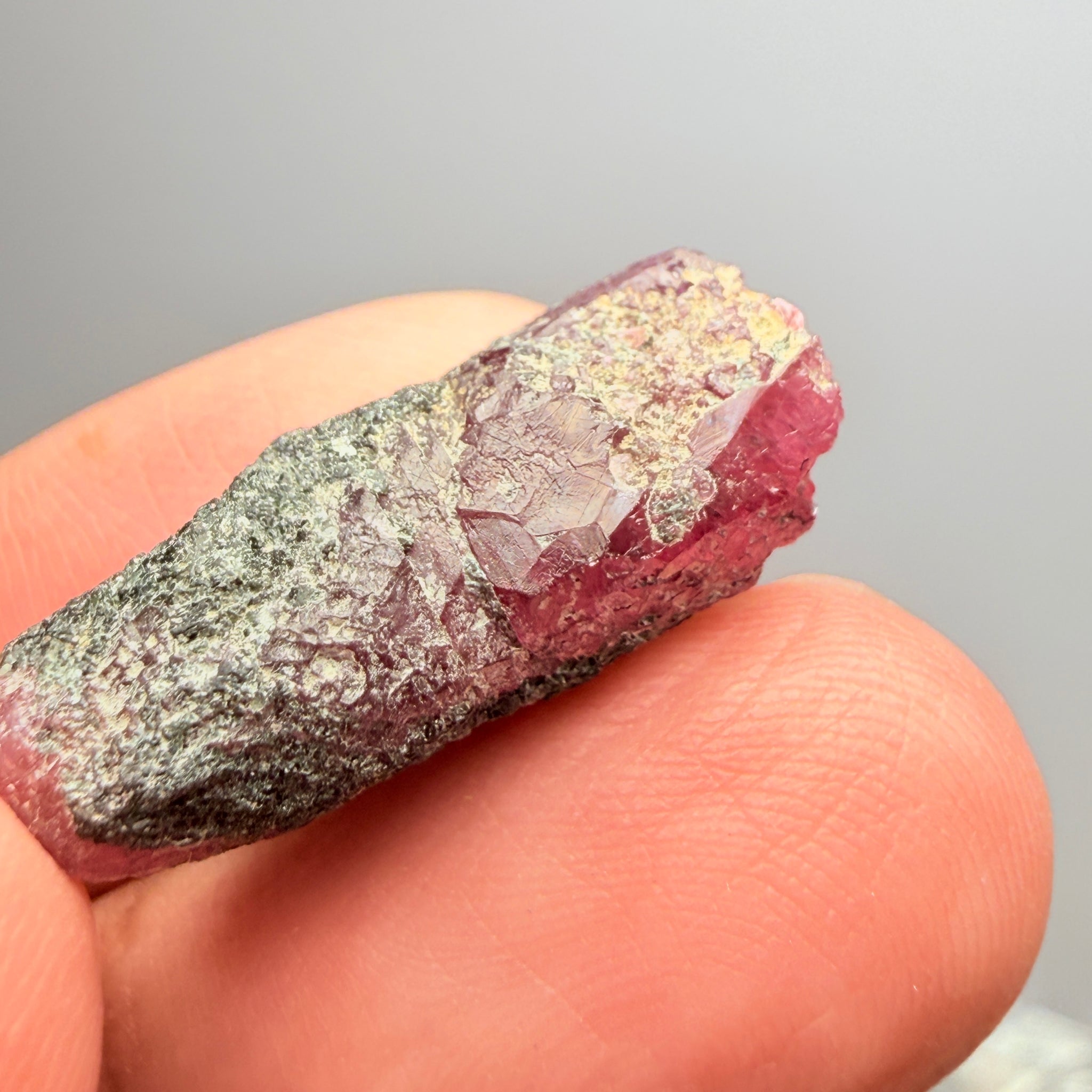 Winza Sapphire Crystal, 27.31ct, Tanzania, Untreated Unheated, gemmy crystal, great for faceting or cabbing/carving, or as a specimen