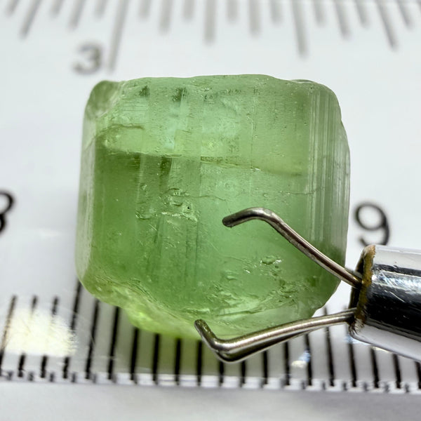 Congo Tourmaline, 8.88ct, Untreated Unheated, dividing crack, see pics I have market the crack, with crack out larger piece is vvs-if