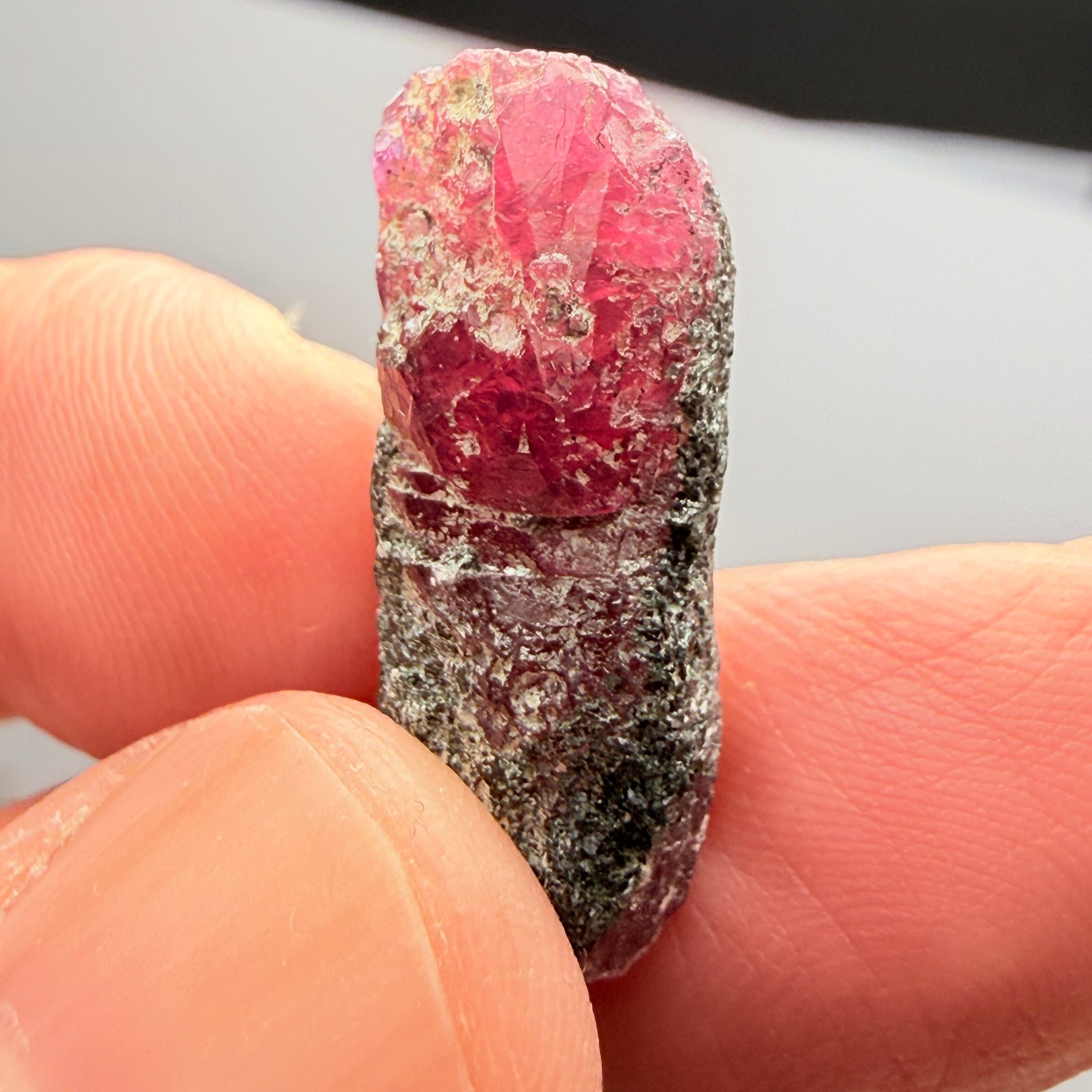 Winza Sapphire Crystal, 27.31ct, Tanzania, Untreated Unheated, gemmy crystal, great for faceting or cabbing/carving, or as a specimen