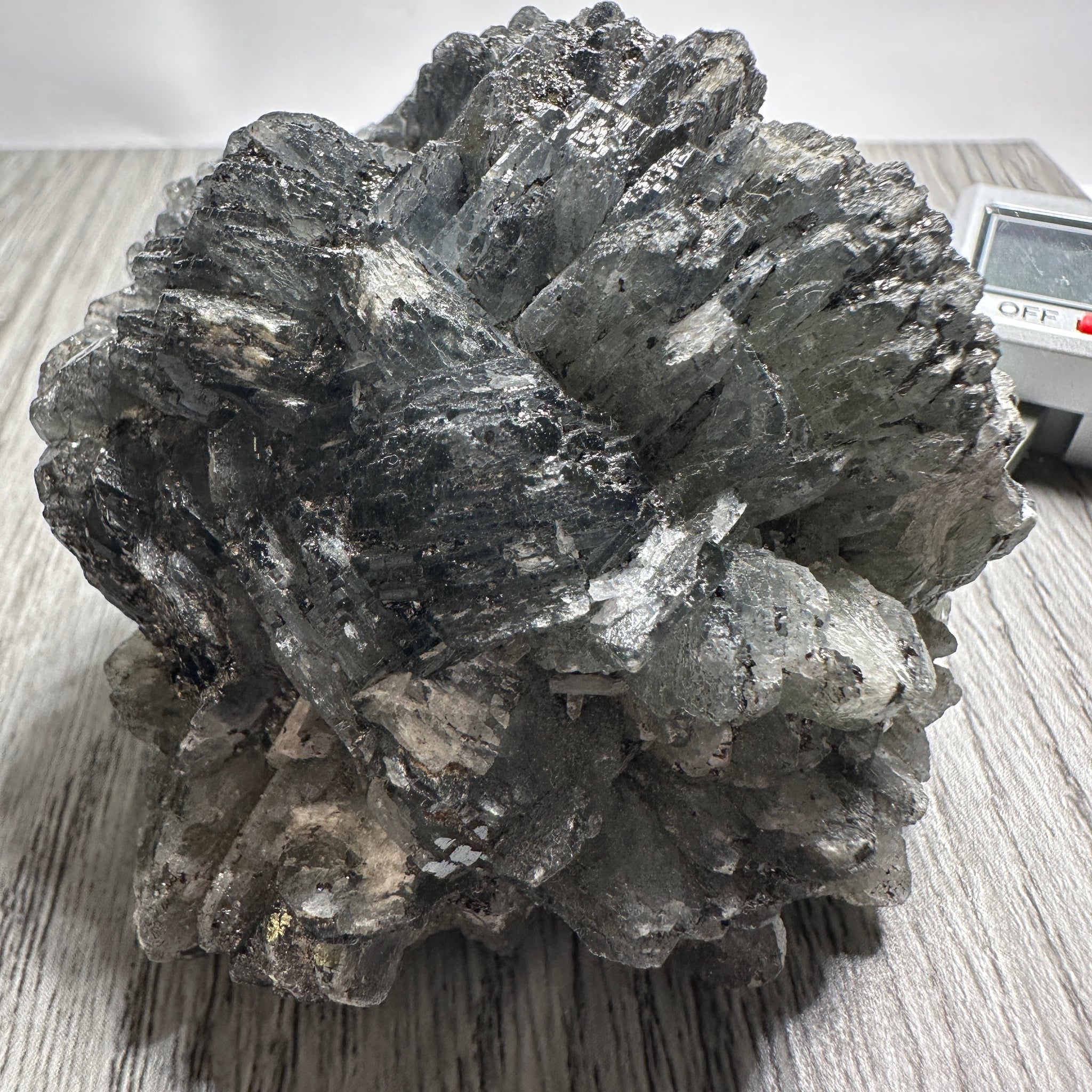 Prehinite Crystal, 1106.50ct / 221.30gm, Merelani, Tanzania, Untreated Unheated. 64.20 x 63.50 x 61.80mm