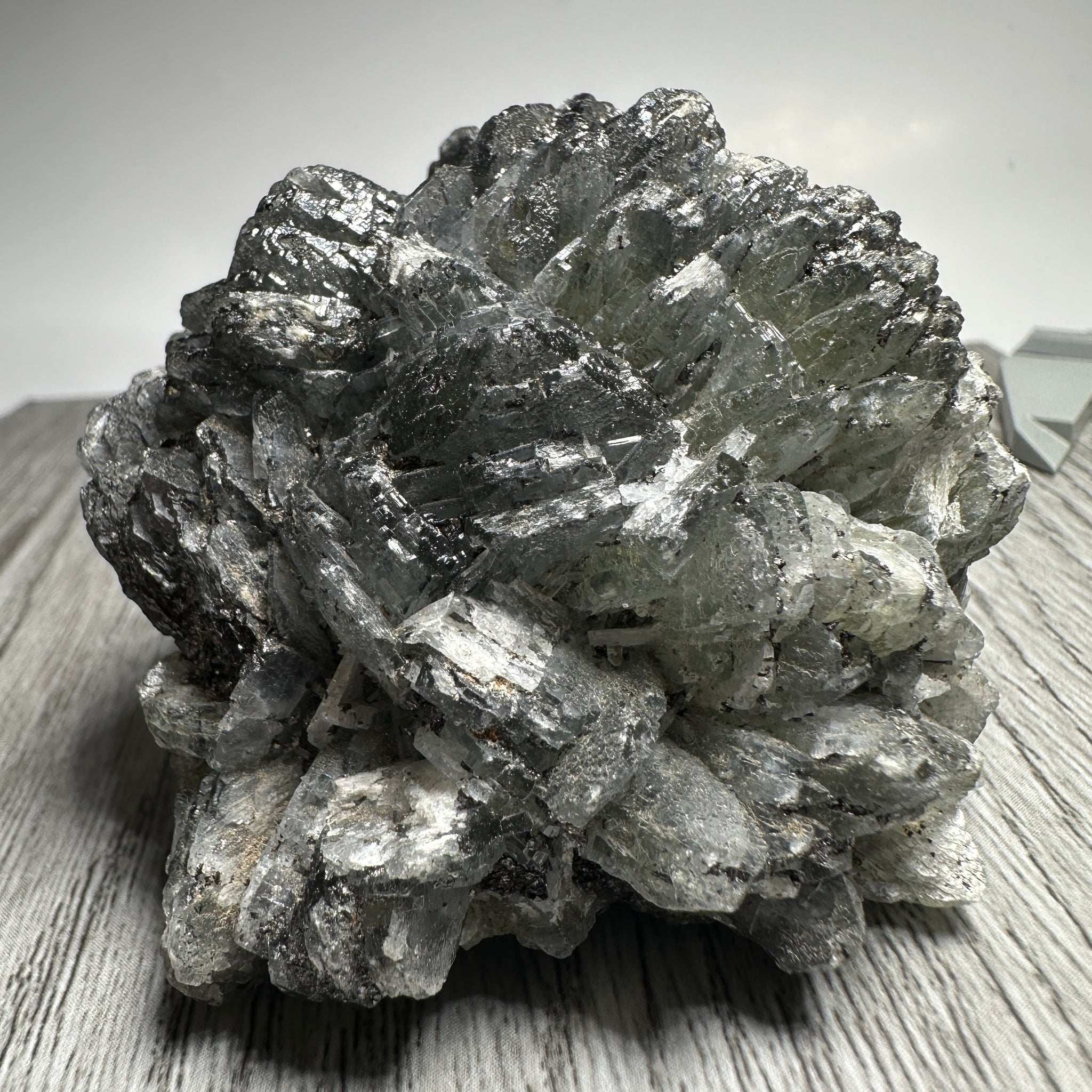 Prehinite Crystal, 1106.50ct / 221.30gm, Merelani, Tanzania, Untreated Unheated. 64.20 x 63.50 x 61.80mm