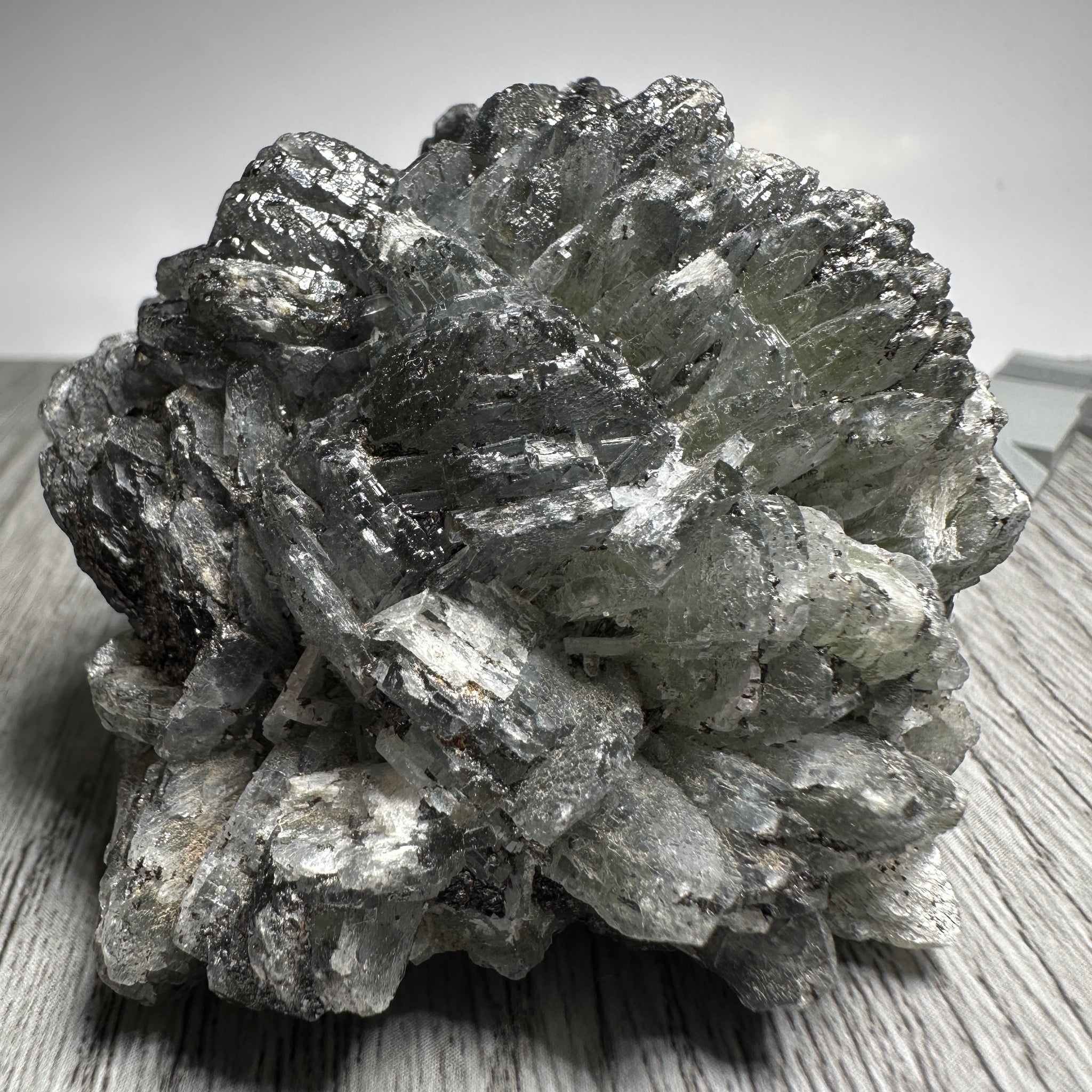 Prehinite Crystal, 1106.50ct / 221.30gm, Merelani, Tanzania, Untreated Unheated. 64.20 x 63.50 x 61.80mm