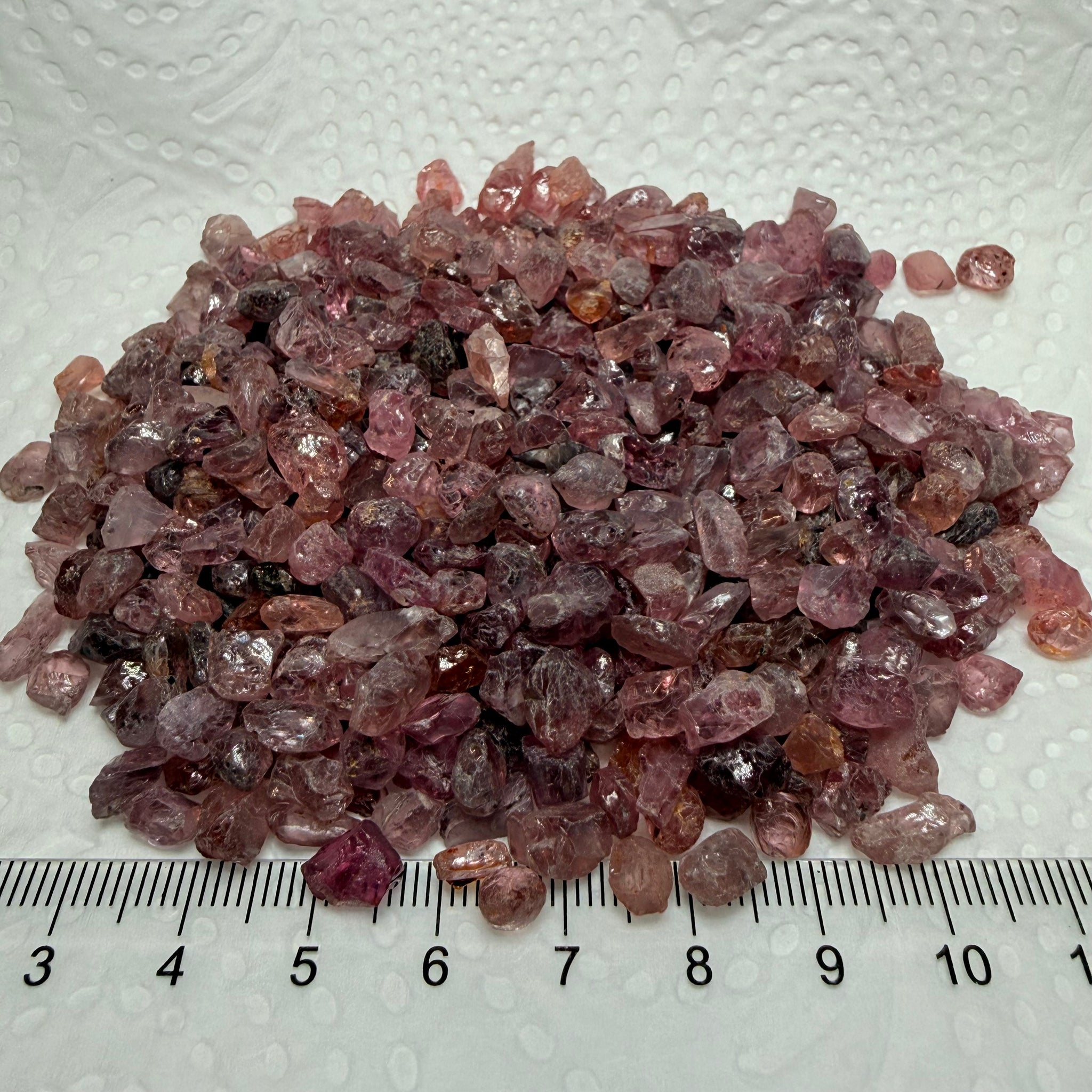 Dragon Garnet Lot, 154.00gm / 770.00ct Lot, Tanzania, Untreated Unheated, mixed clarity lot, 1.46ct average, see the videos for uv effect
